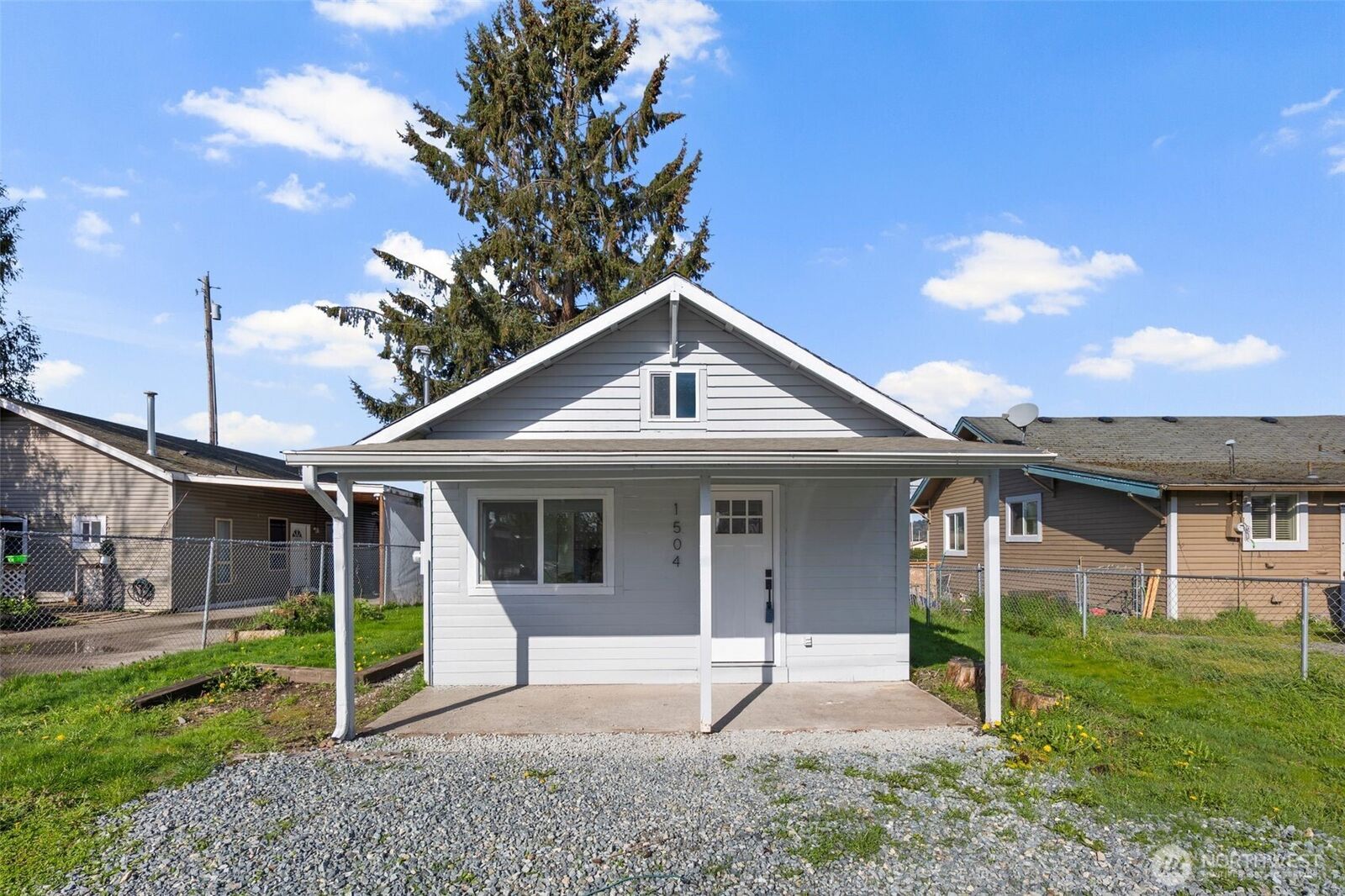 Property Photo: 1504 A Street SE WA 98002