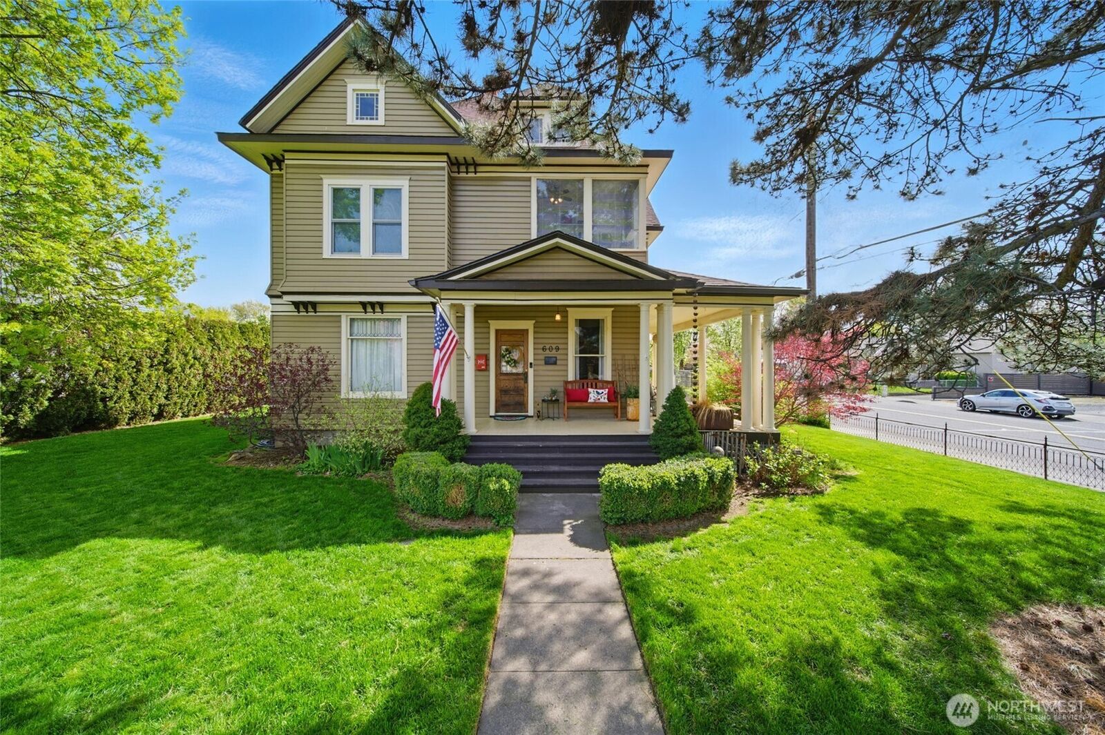 Property Photo:  609 S Division Street  WA 99362 