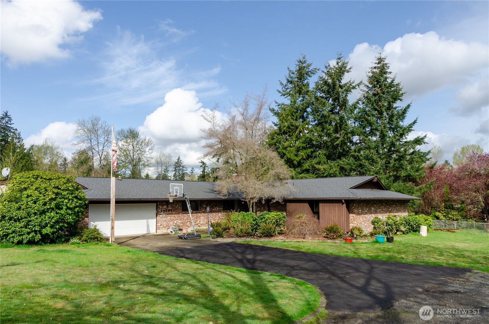 Property Photo: 17655 122nd Place SE WA 98058