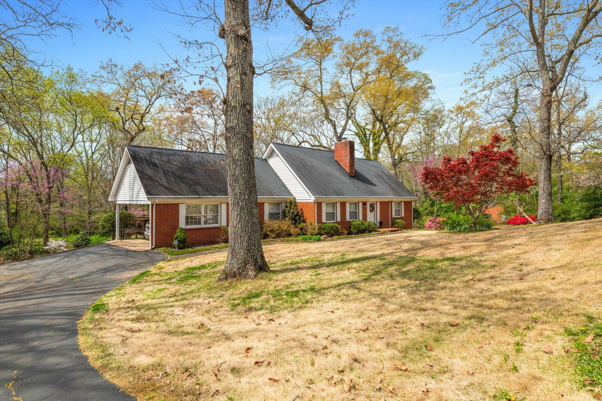 Property Photo: 406 Hillandale Drive TN 37303