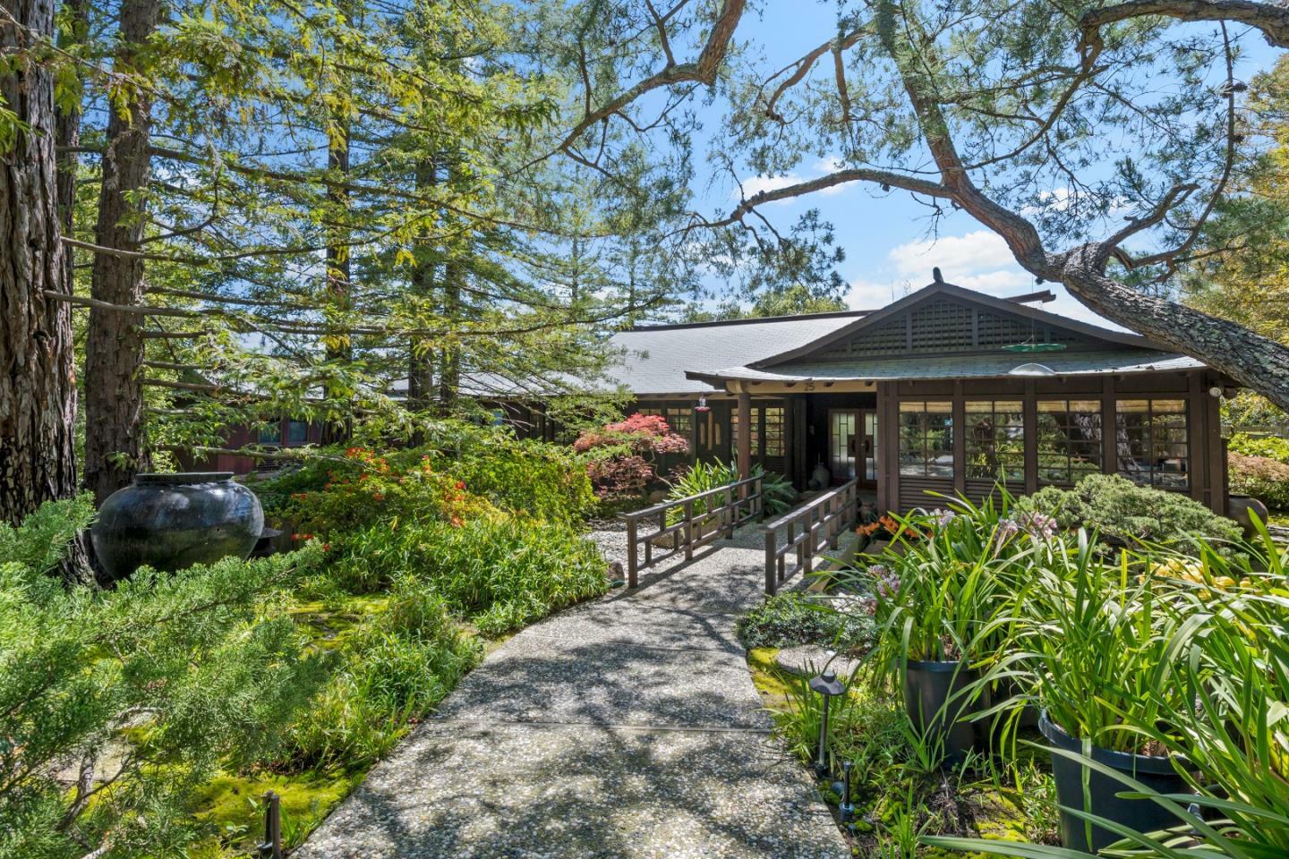 Property Photo: 25 Toro Court CA 94028