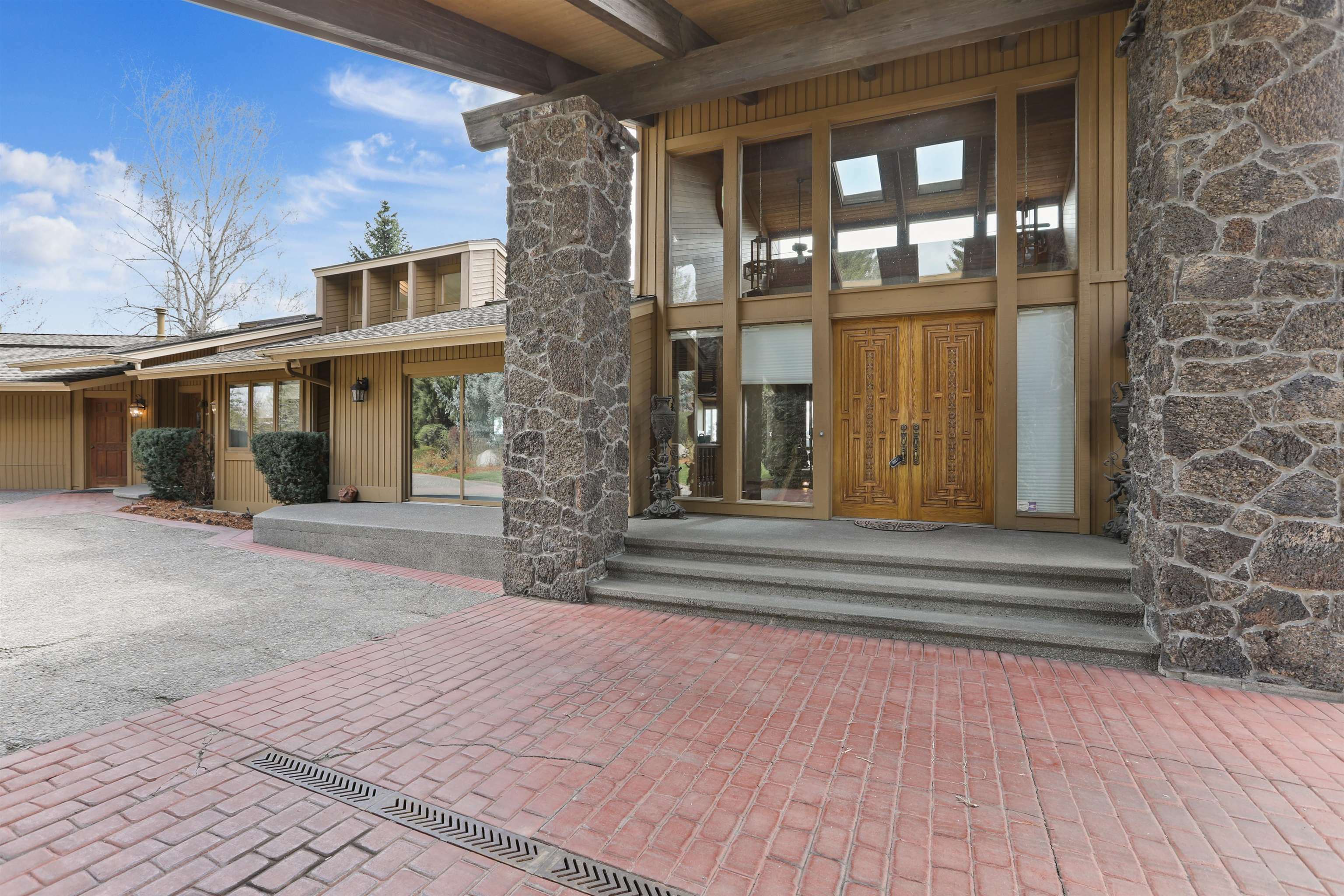 Property Photo: 7816 E Gunning Ln WA 99212