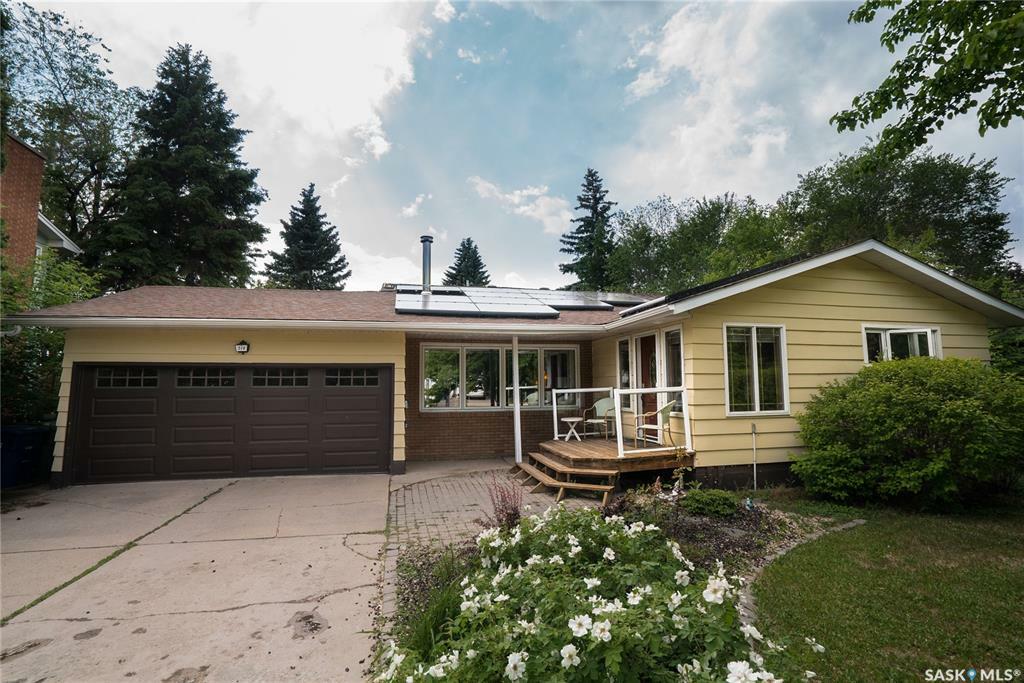 Property Photo: 518 Bate Crescent SK S7H 3A7