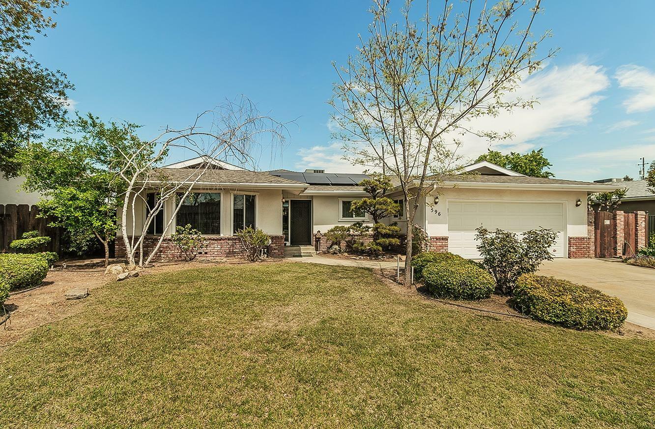 596 W Herbert Avenue  Reedley CA 93654 photo