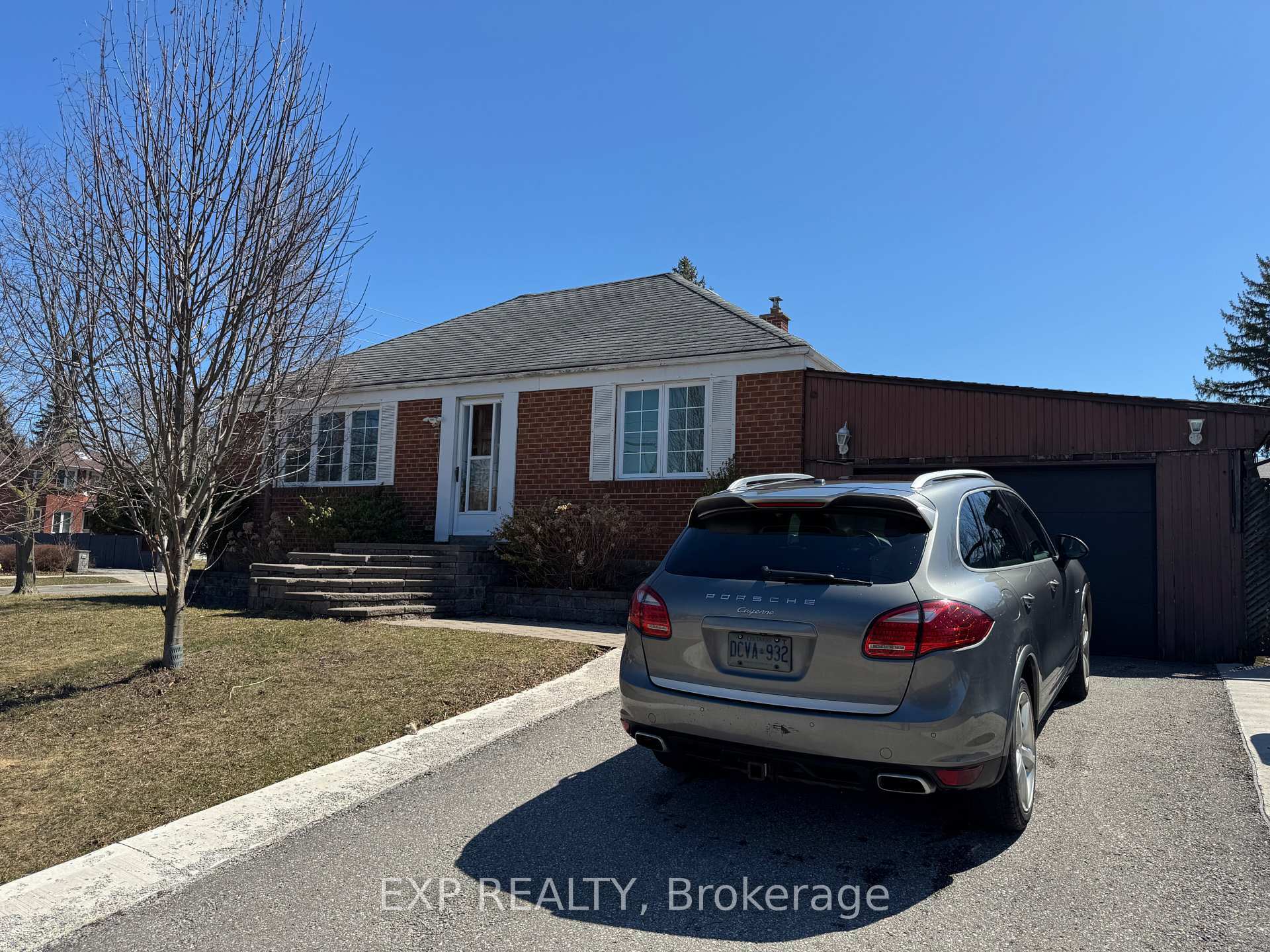 Property Photo: 34 Bellamy Road S ON M1M 3P1