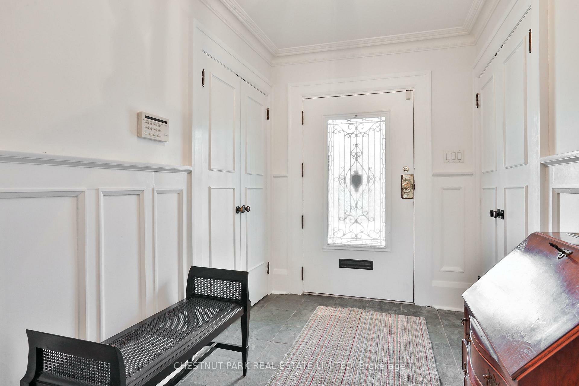 Property Photo: 118 Inglewood Drive ON M4T 1H5