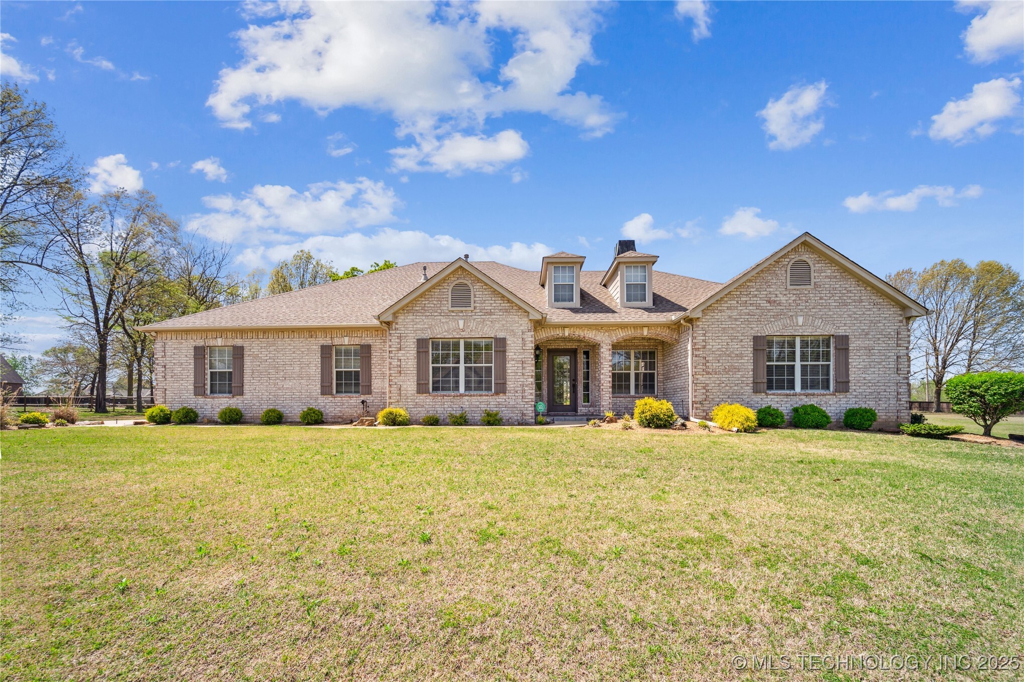 Property Photo: 14120 S 248 OK 74429