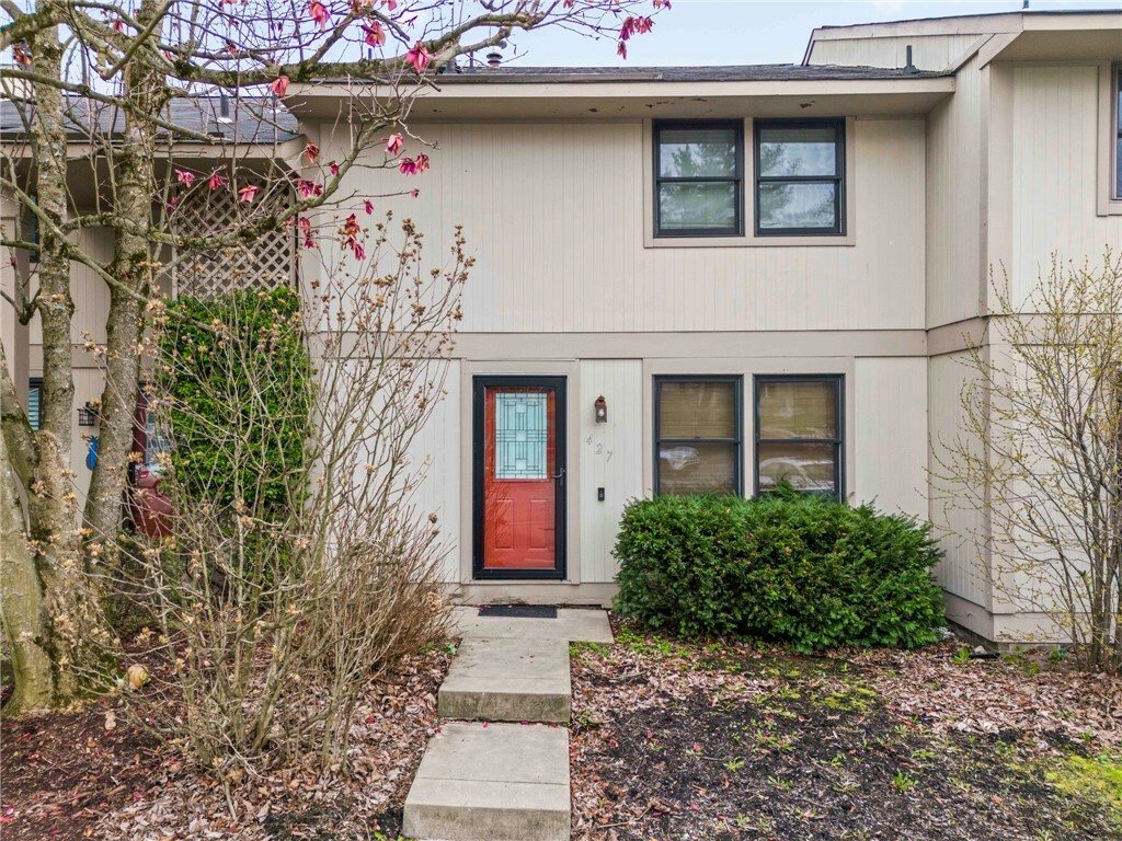 Property Photo: 427 Lark Tree Circle PA 15017