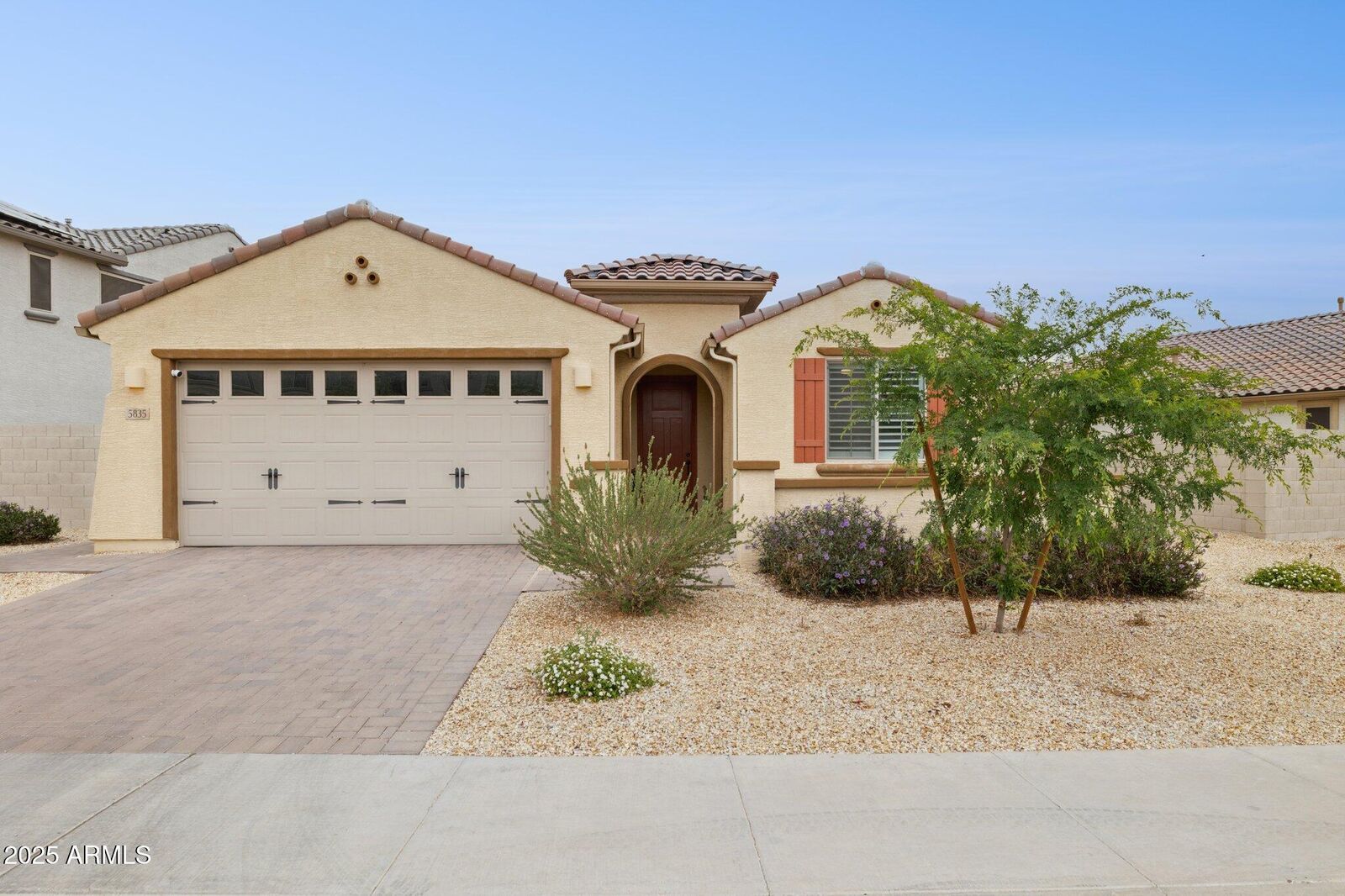 Property Photo: 5835 N 88th Lane AZ 85305
