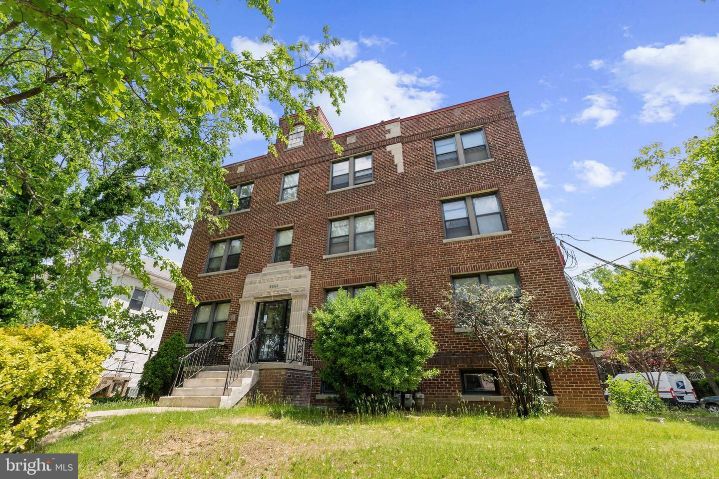 Property Photo: 5601 Colorado Avenue NW 1 DC 20011