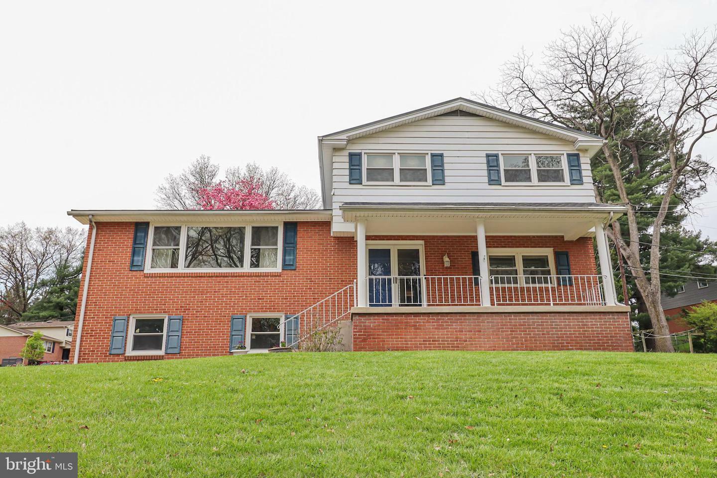 Property Photo: 680 Cortleigh Drive PA 17402