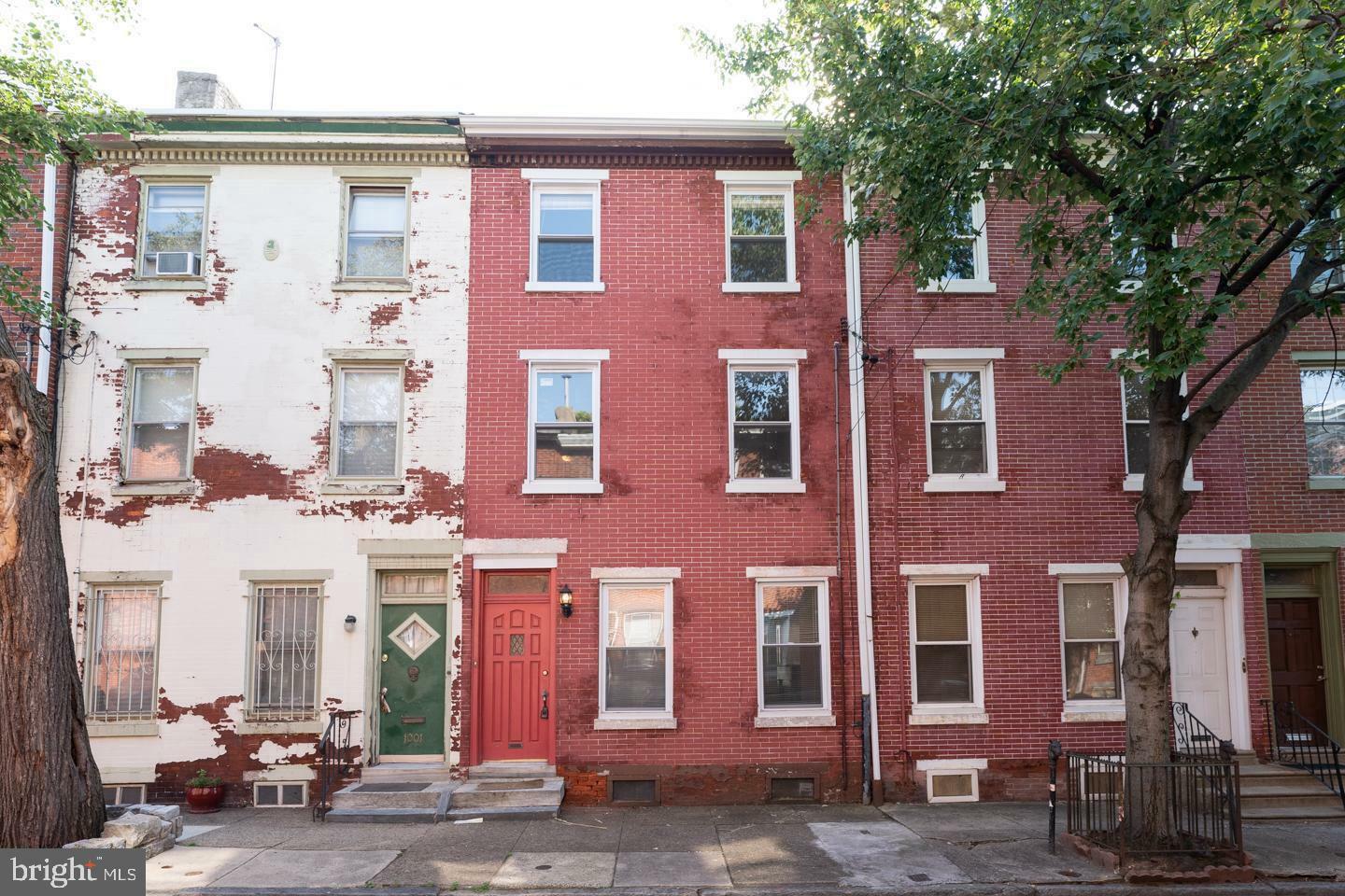 Property Photo: 999 N Randolph Street PA 19123