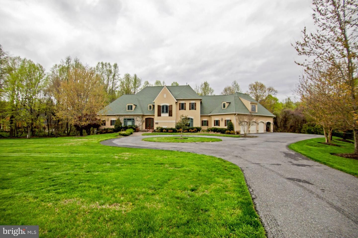 Property Photo:  2916 Westbrook Lane  MD 20721 