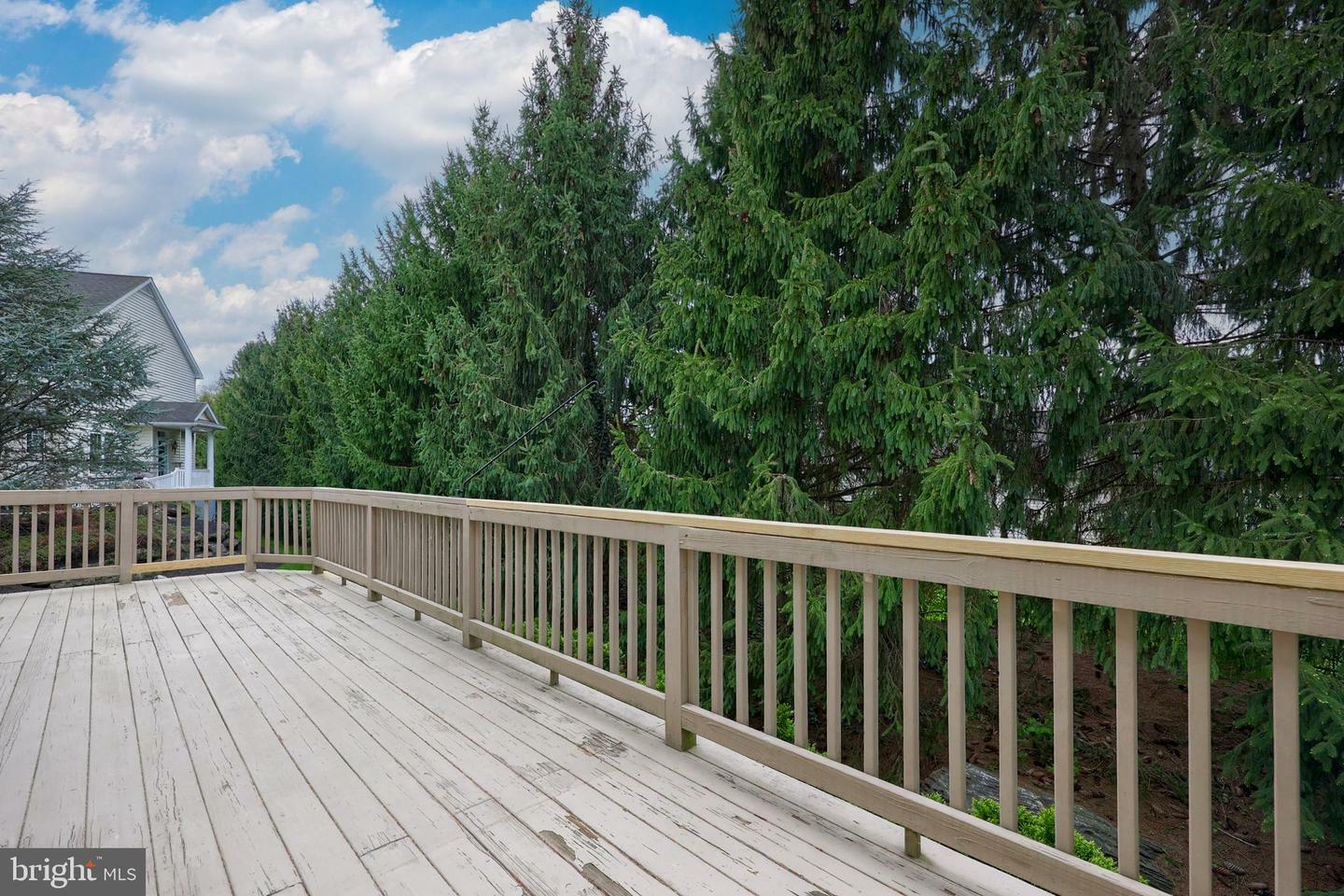 Property Photo: 1822 Serene Way PA 17602