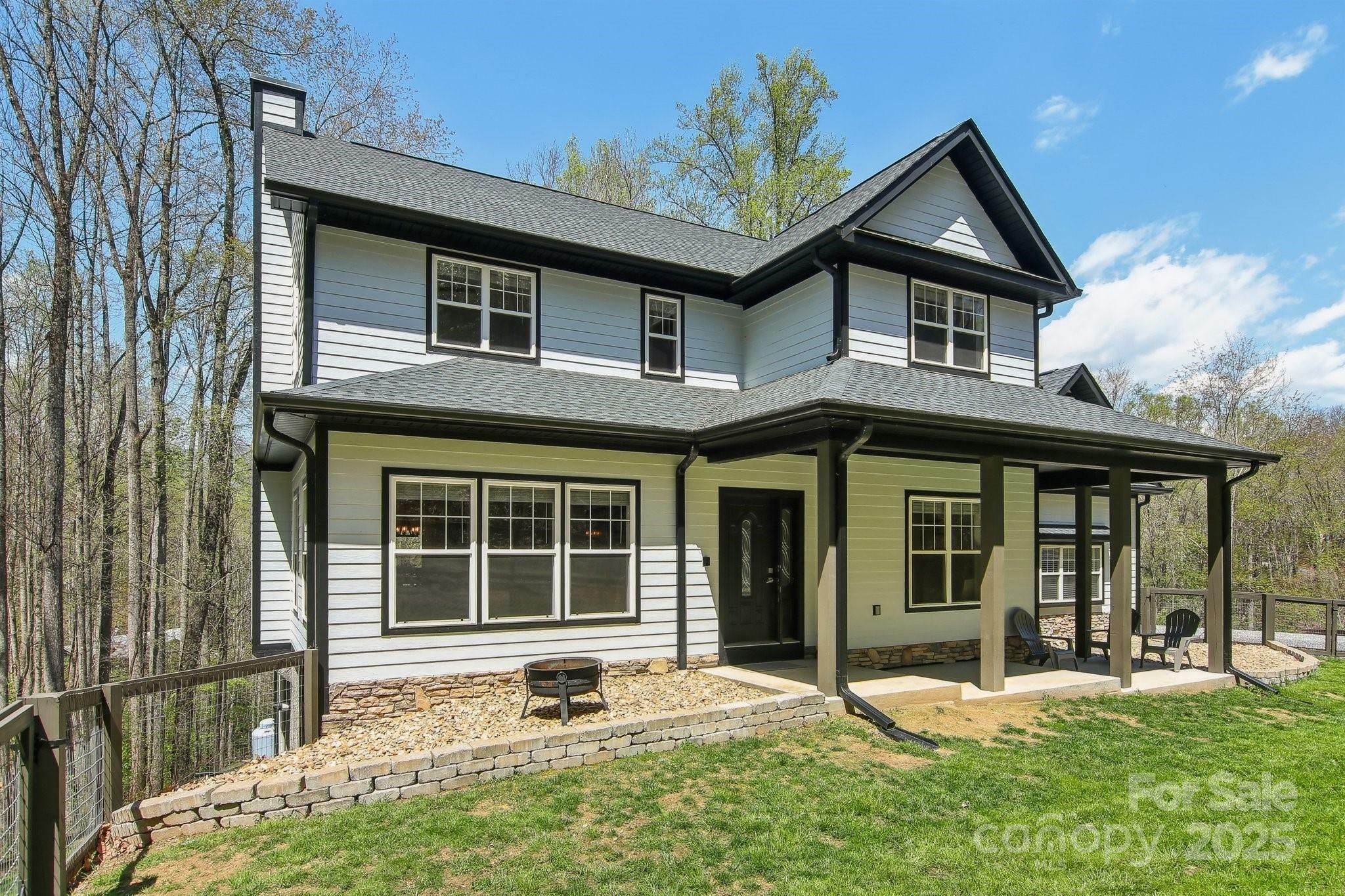 Property Photo: 650 Dogwood Drive NC 28751