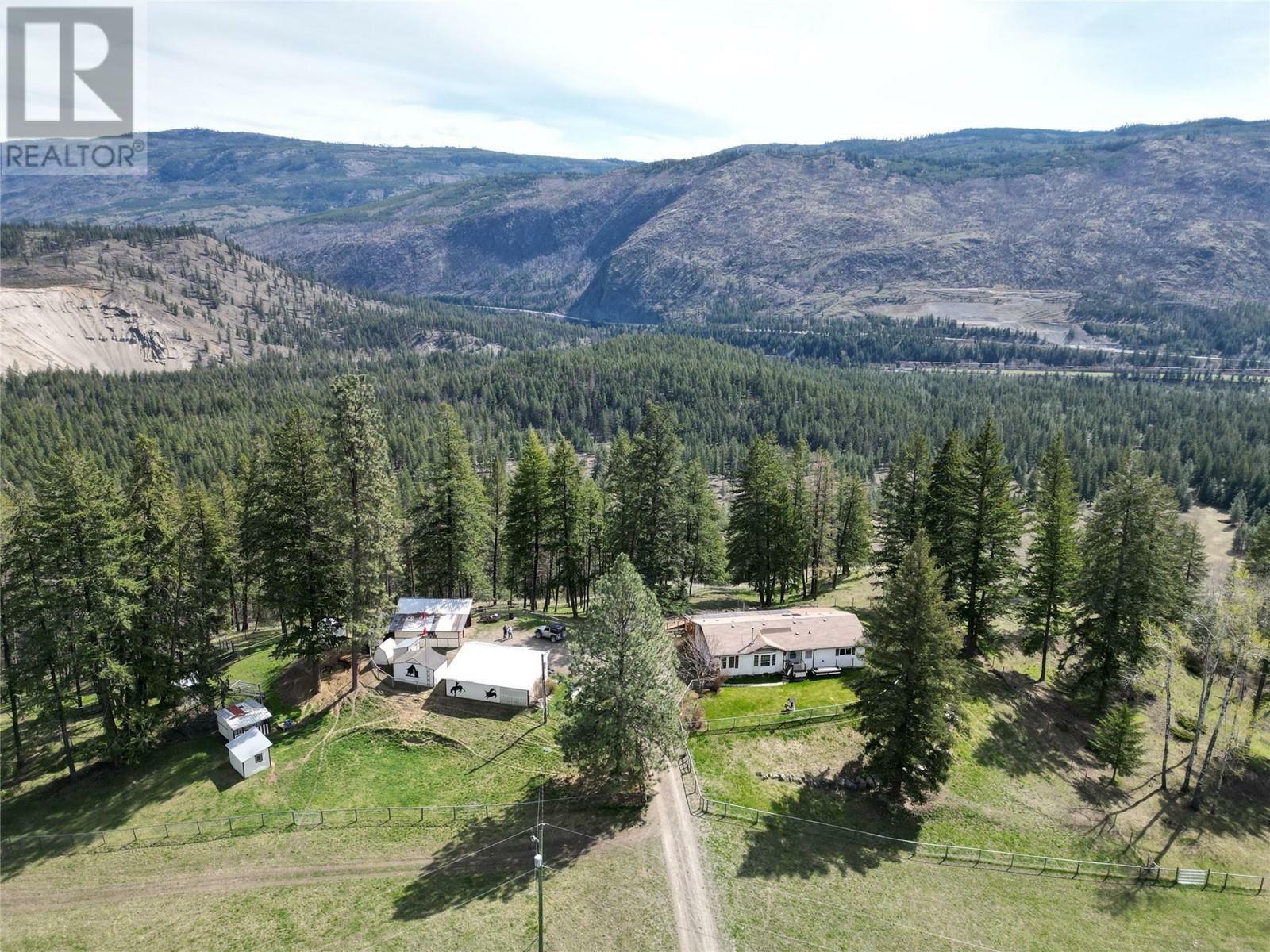 Photo de la propriété: 2300 Westsyde Road North BC V0E 1E0