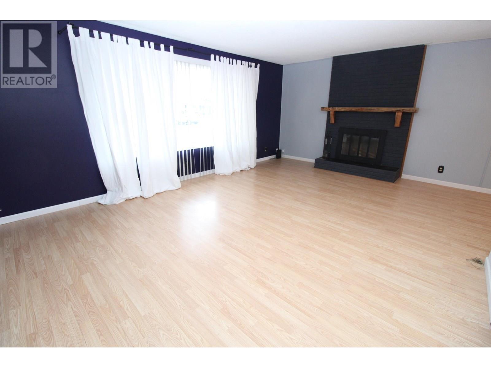 Photo de la propriété: 230 Centennial Drive BC V0J 2C0