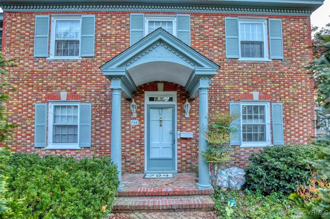 Property Photo: 704 College Terrace VA 23185