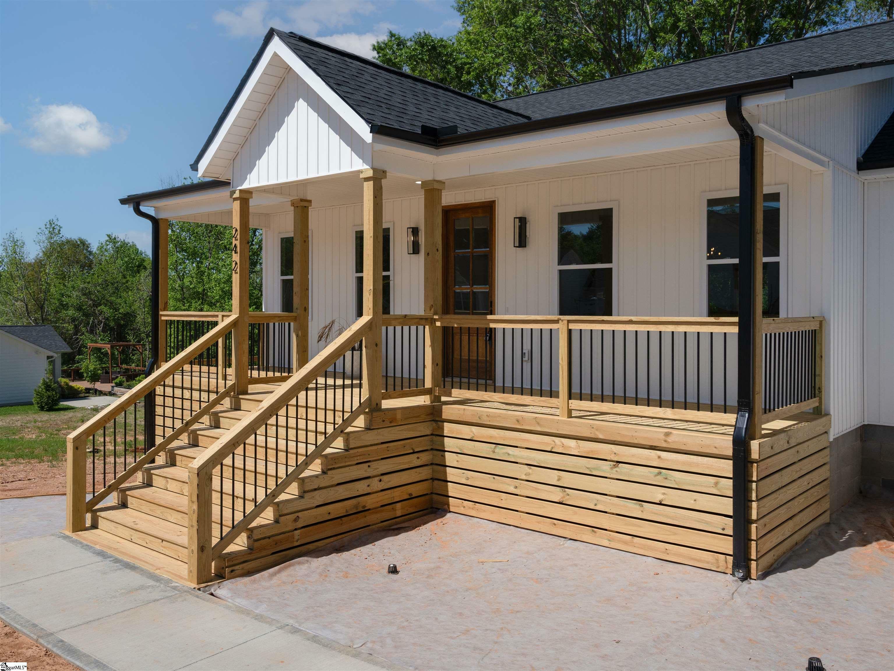Property Photo:  242 Queensbury Way  SC 29302 