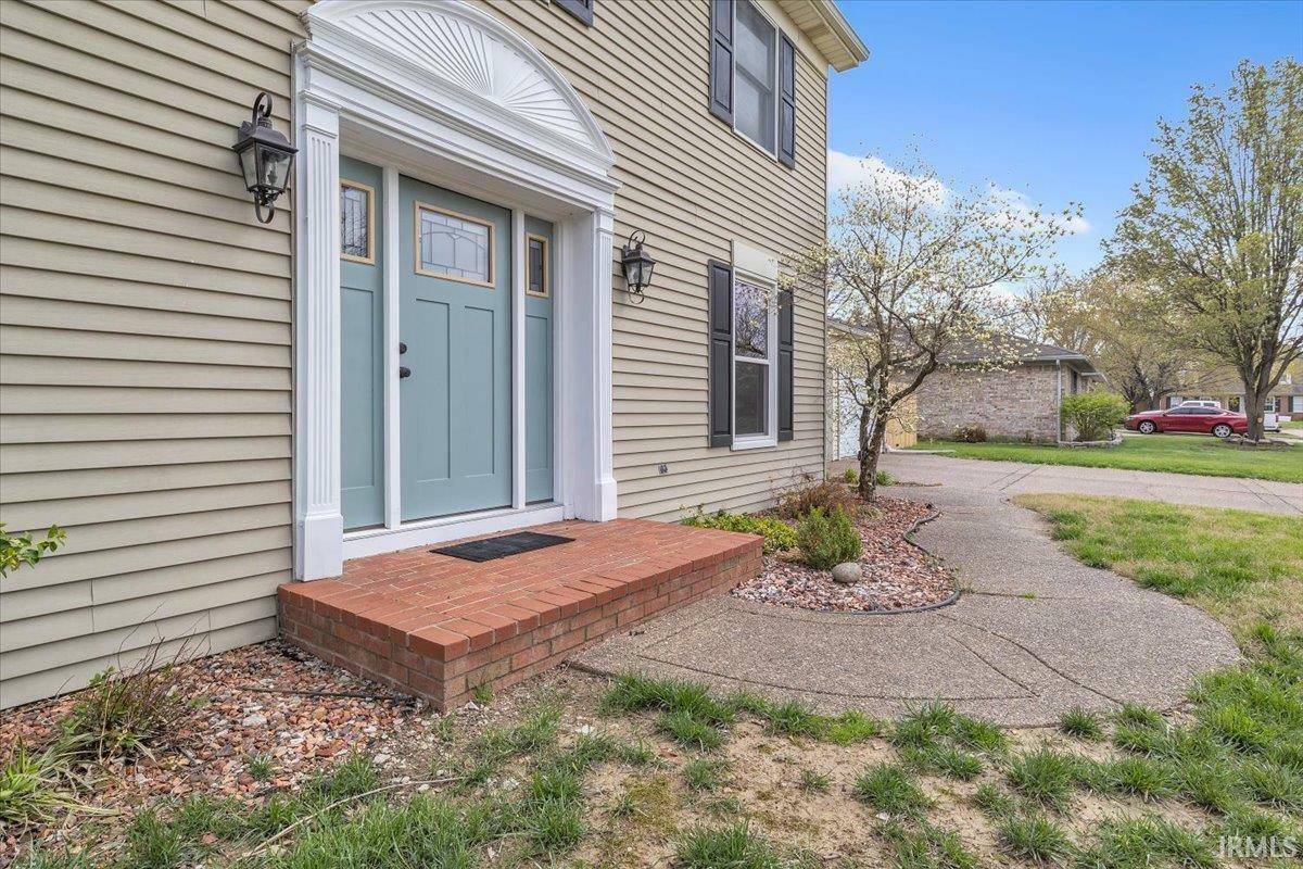 Property Photo: 900 Stahl Court IN 47715