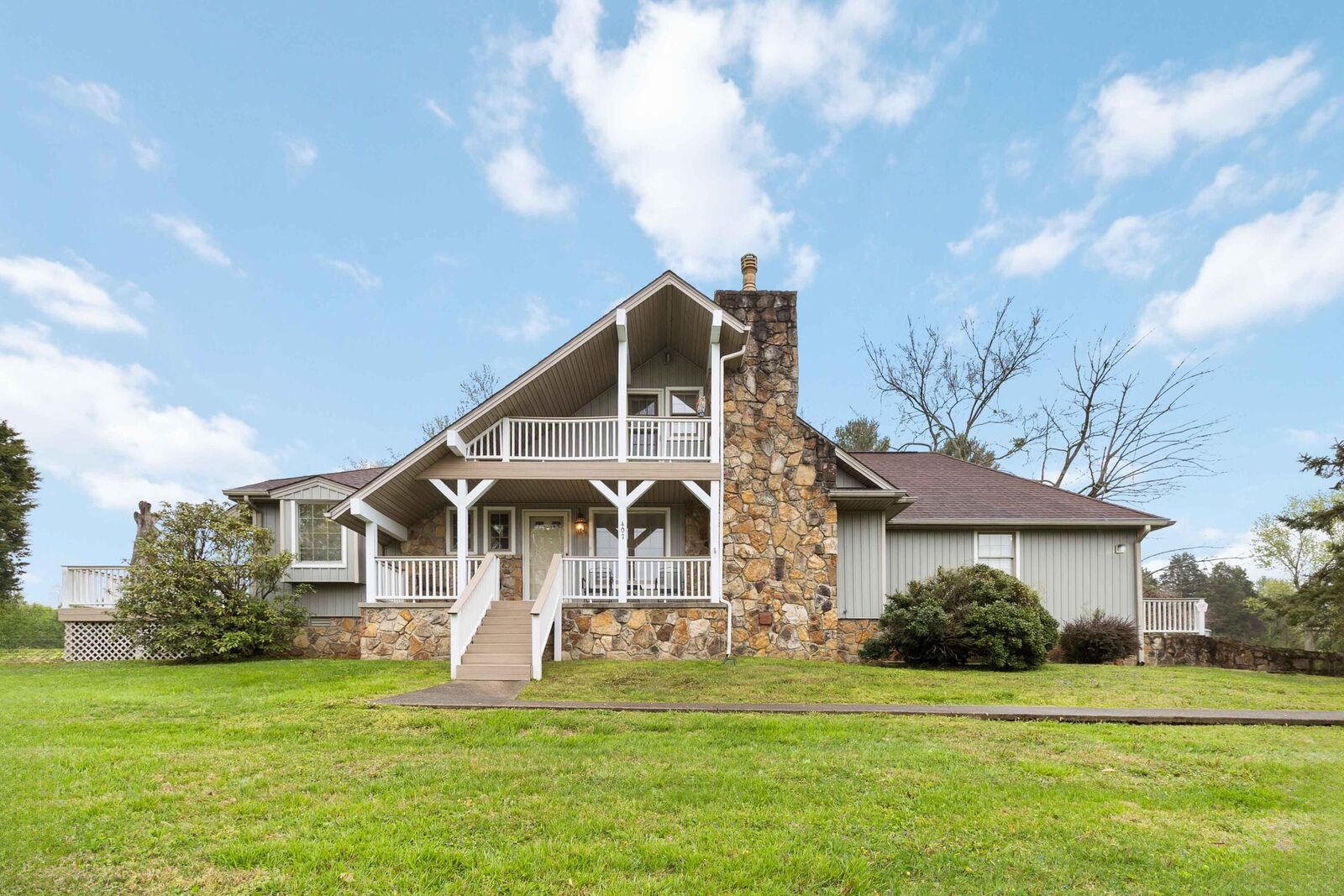 Property Photo:  407 Circle Lake Drive  KY 42518 