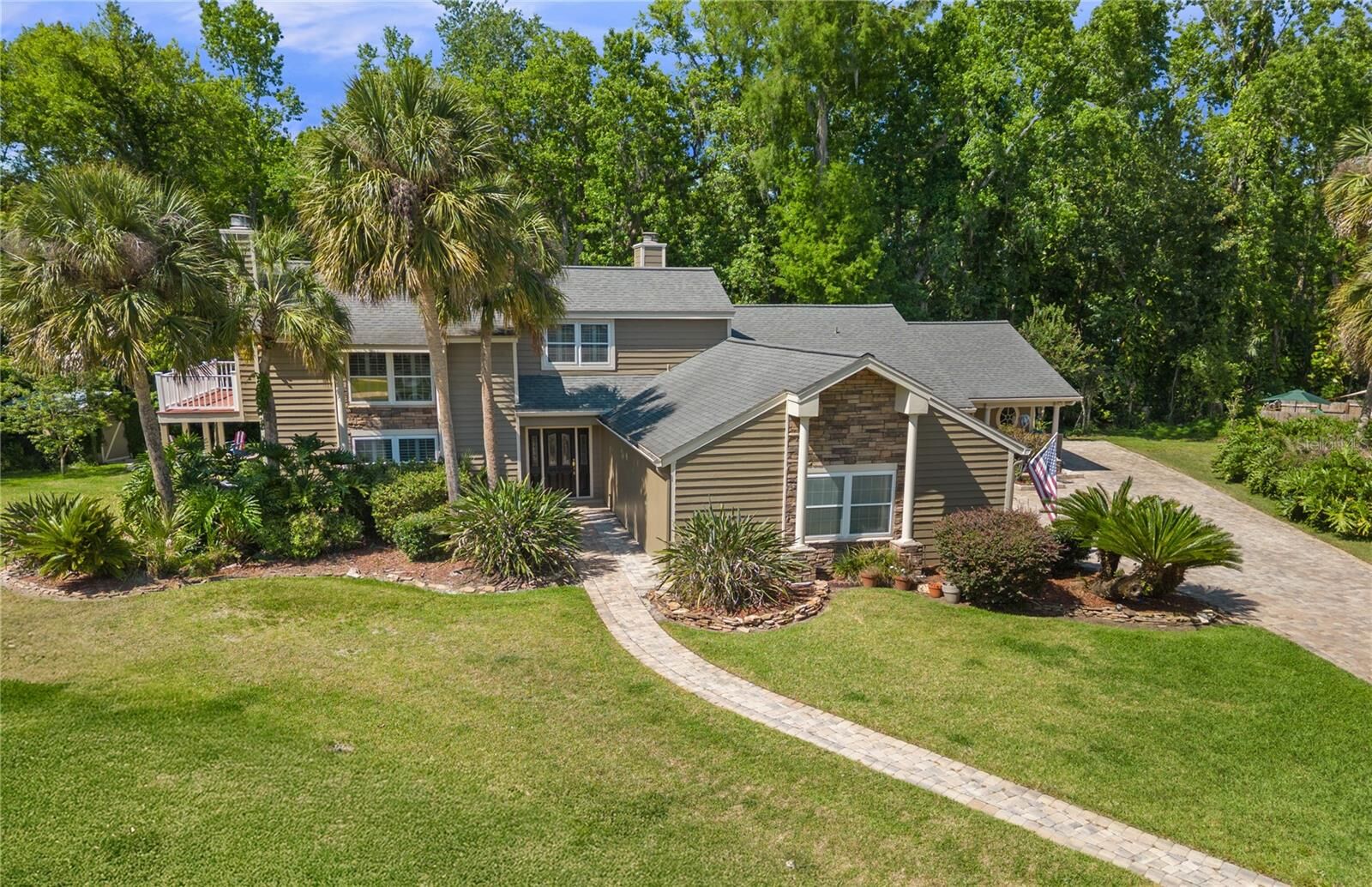 Property Photo:  677 Benitawood Court  FL 32708 