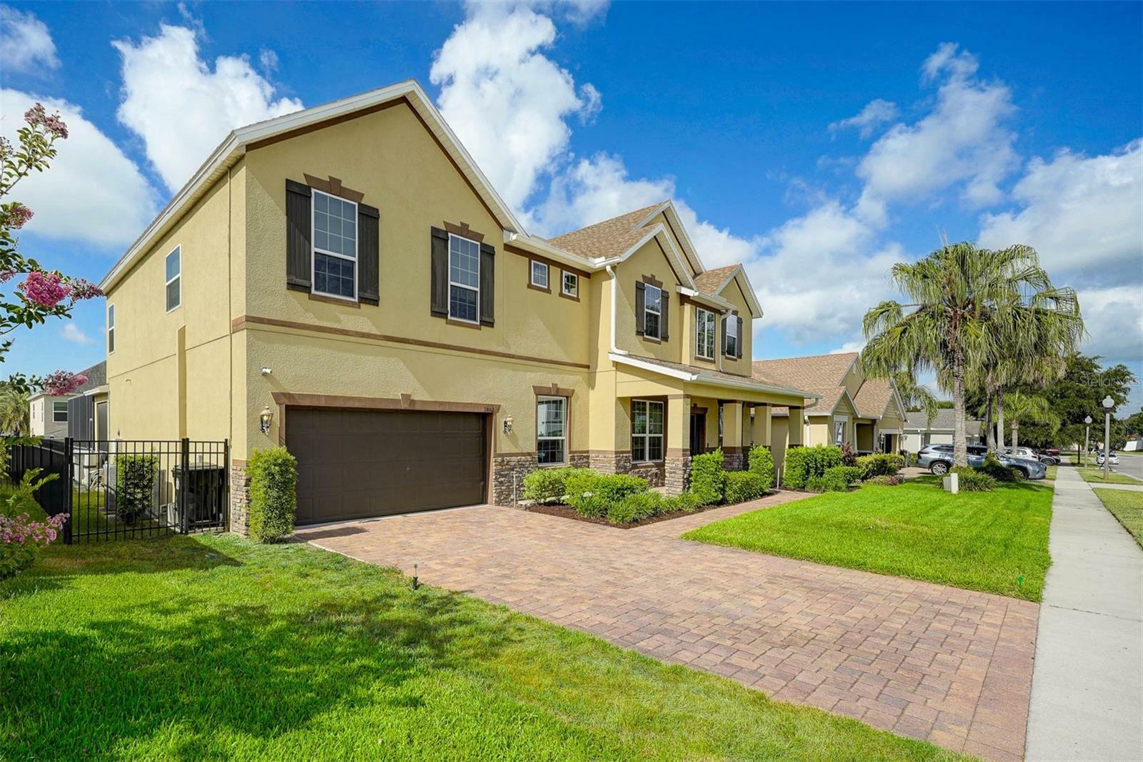 Property Photo: 1802 Candlenut Circle FL 32712