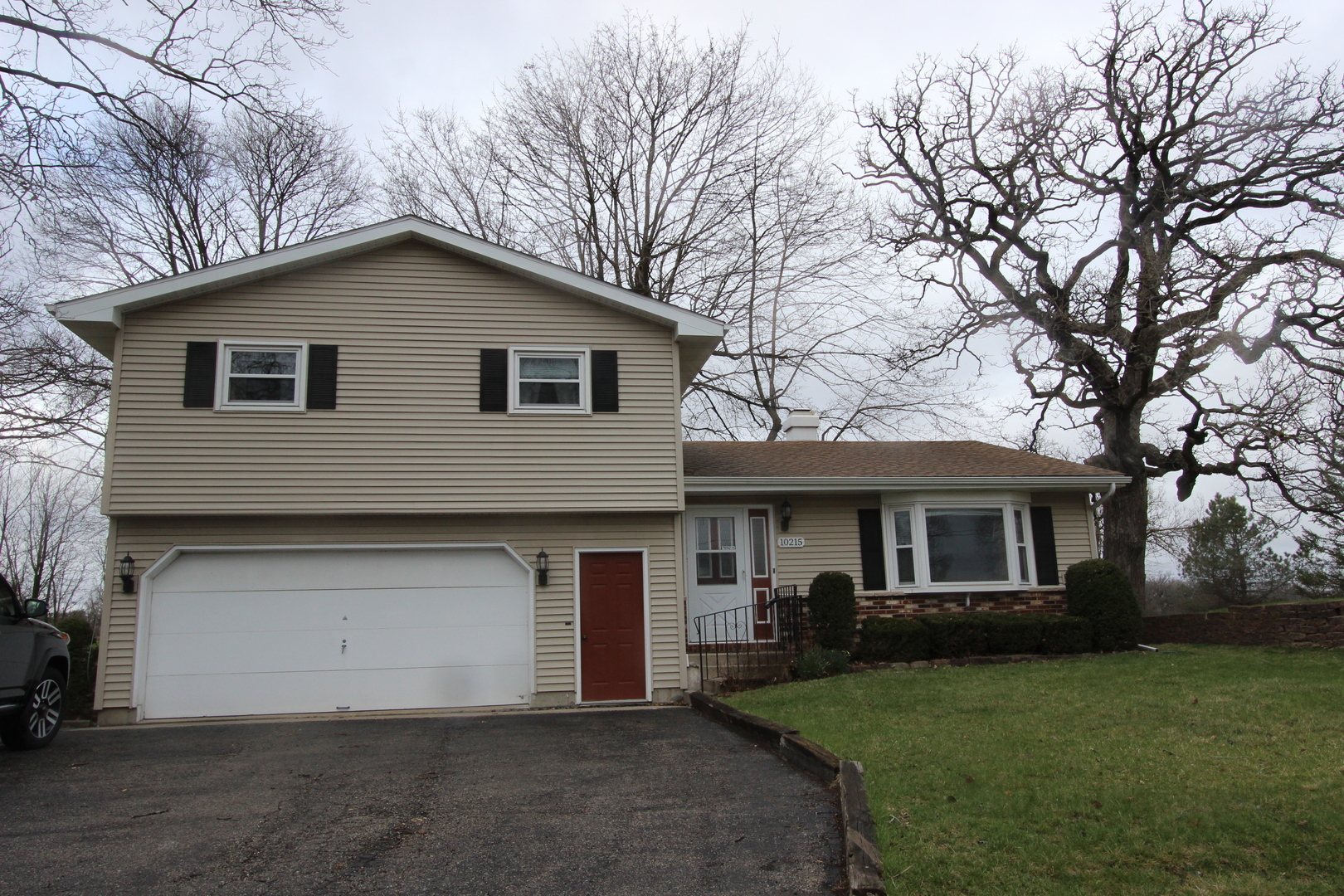 Property Photo: 10215 Main Street IL 60034