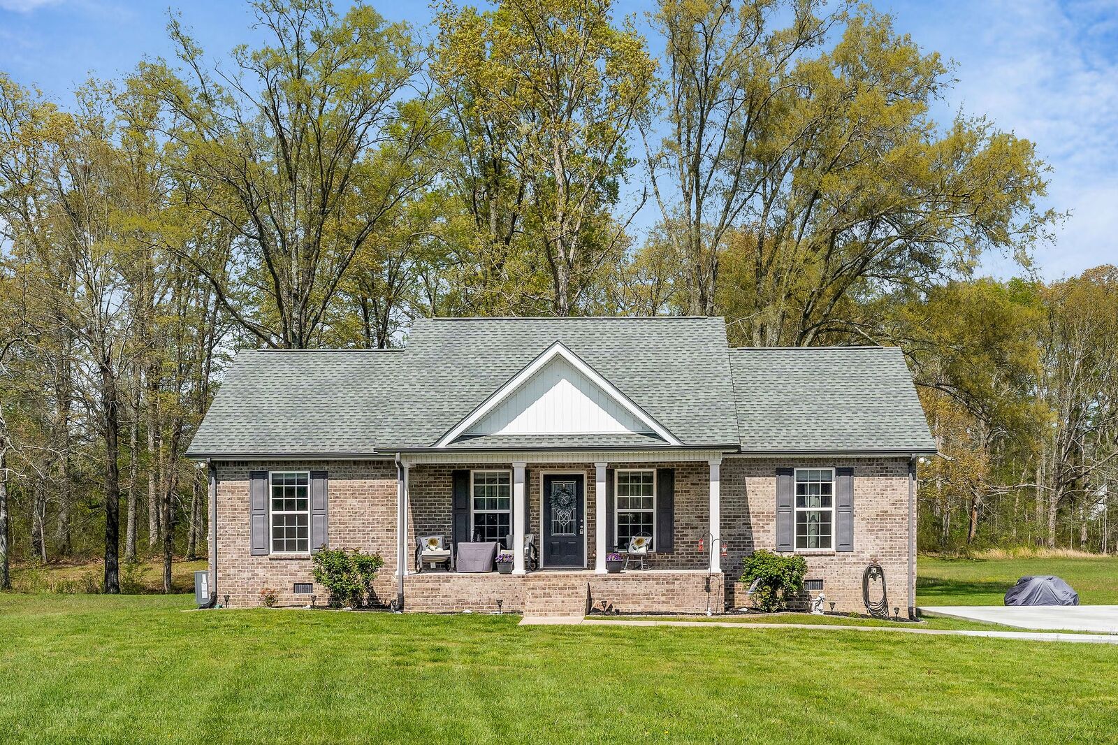 Property Photo:  522 Green Meadow Dr  TN 37166 