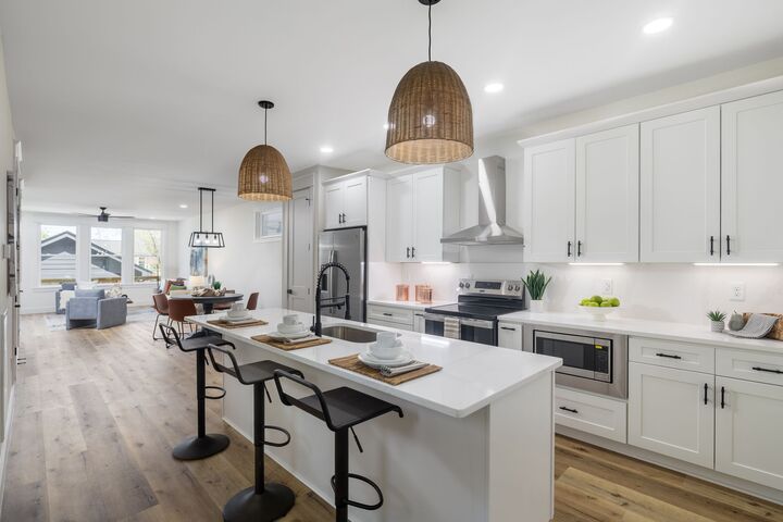 Property Photo:  340B Peachtree St  TN 37210 