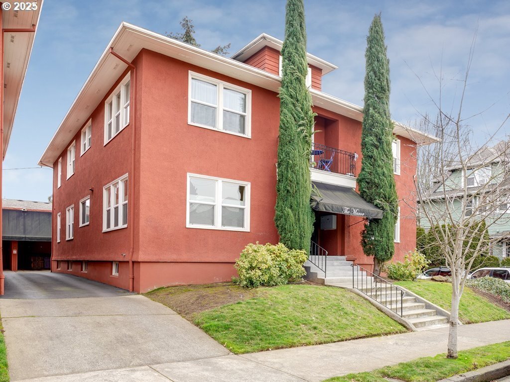 1524 NE 26th Ave 2  Portland OR 97232 photo