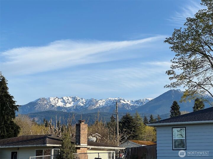 Property Photo: 821 W 12th Street WA 98363