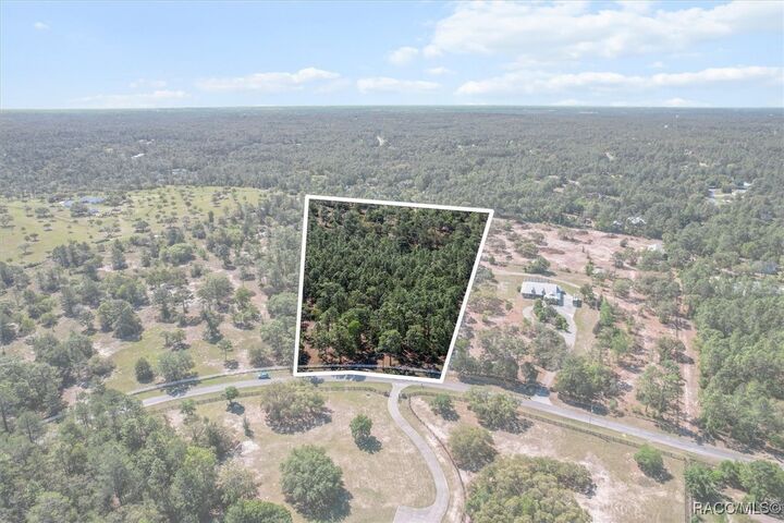 Property Photo: 5400 W Conestoga Street FL 34465