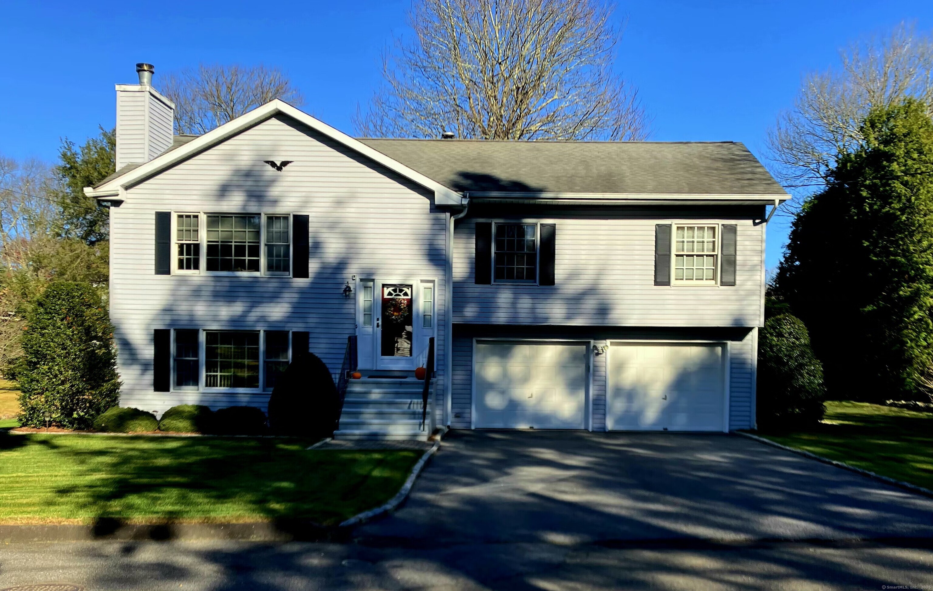 28 Wakeley Street  Trumbull CT 06611 photo