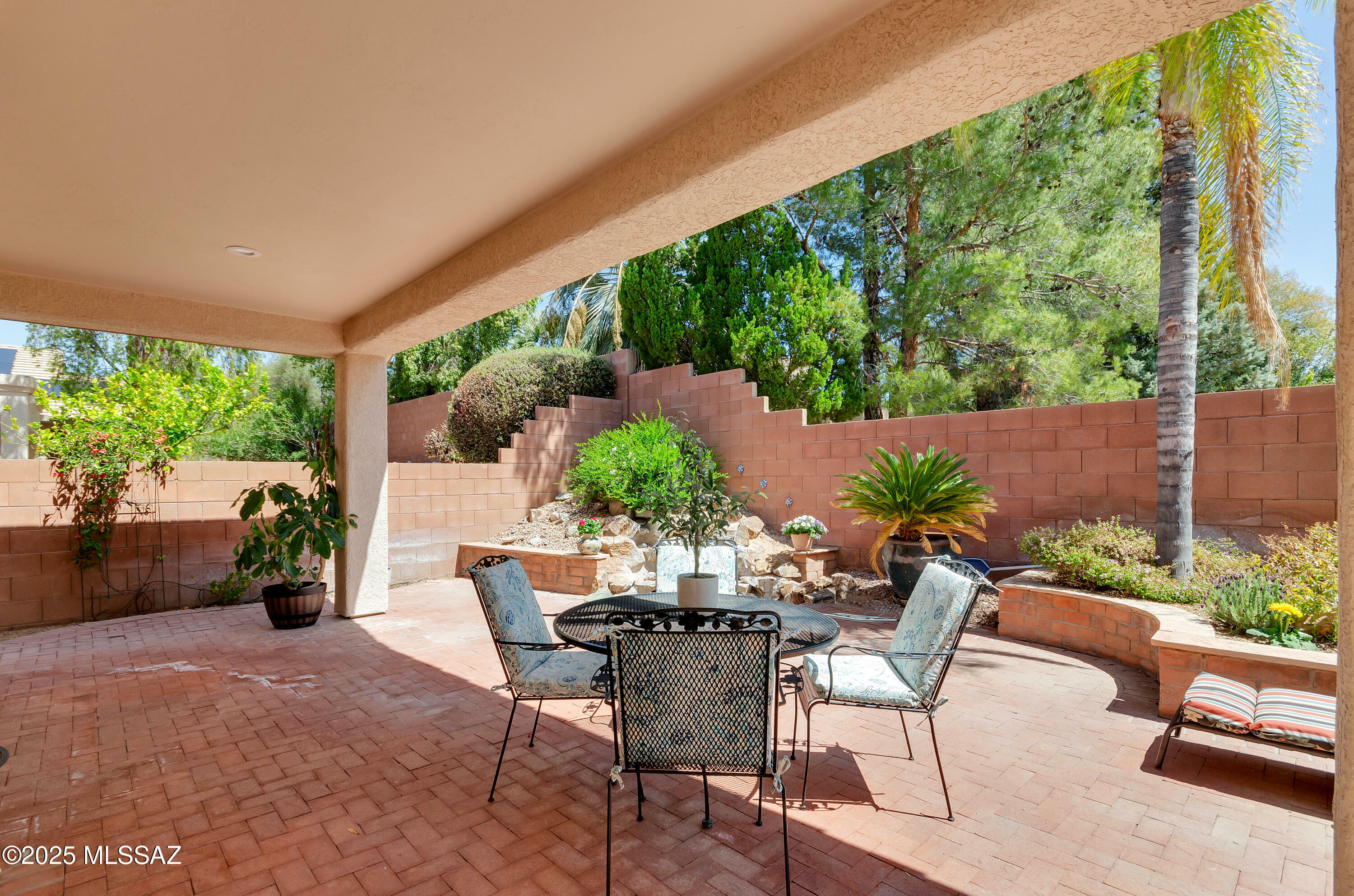 11092 N Eagle Crest Drive  Tucson AZ 85737 photo