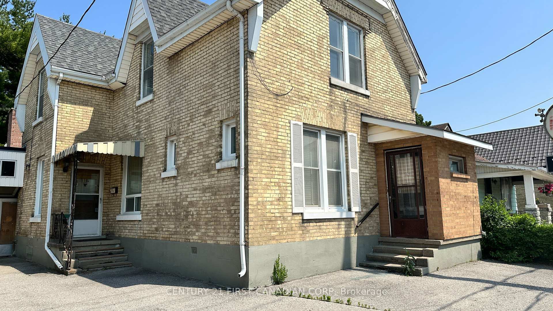 Property Photo: 116 Adelaide Street N Upper ON N6B 3G8