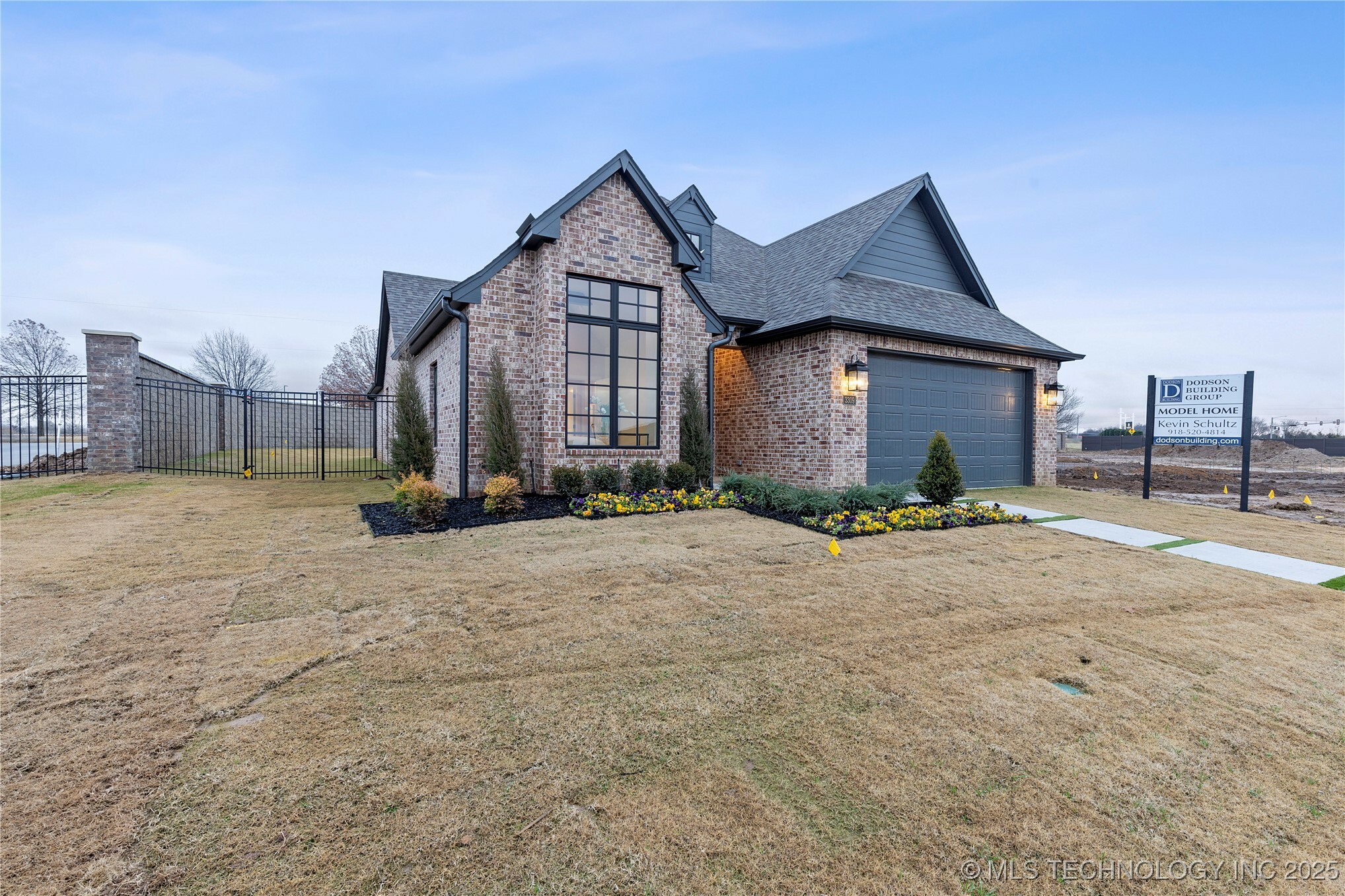 Property Photo: 3610 W Laredo Place OK 74012