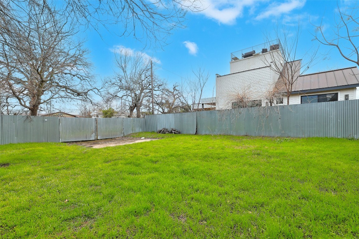 Property Photo: 1309 E 13th Street TX 78702