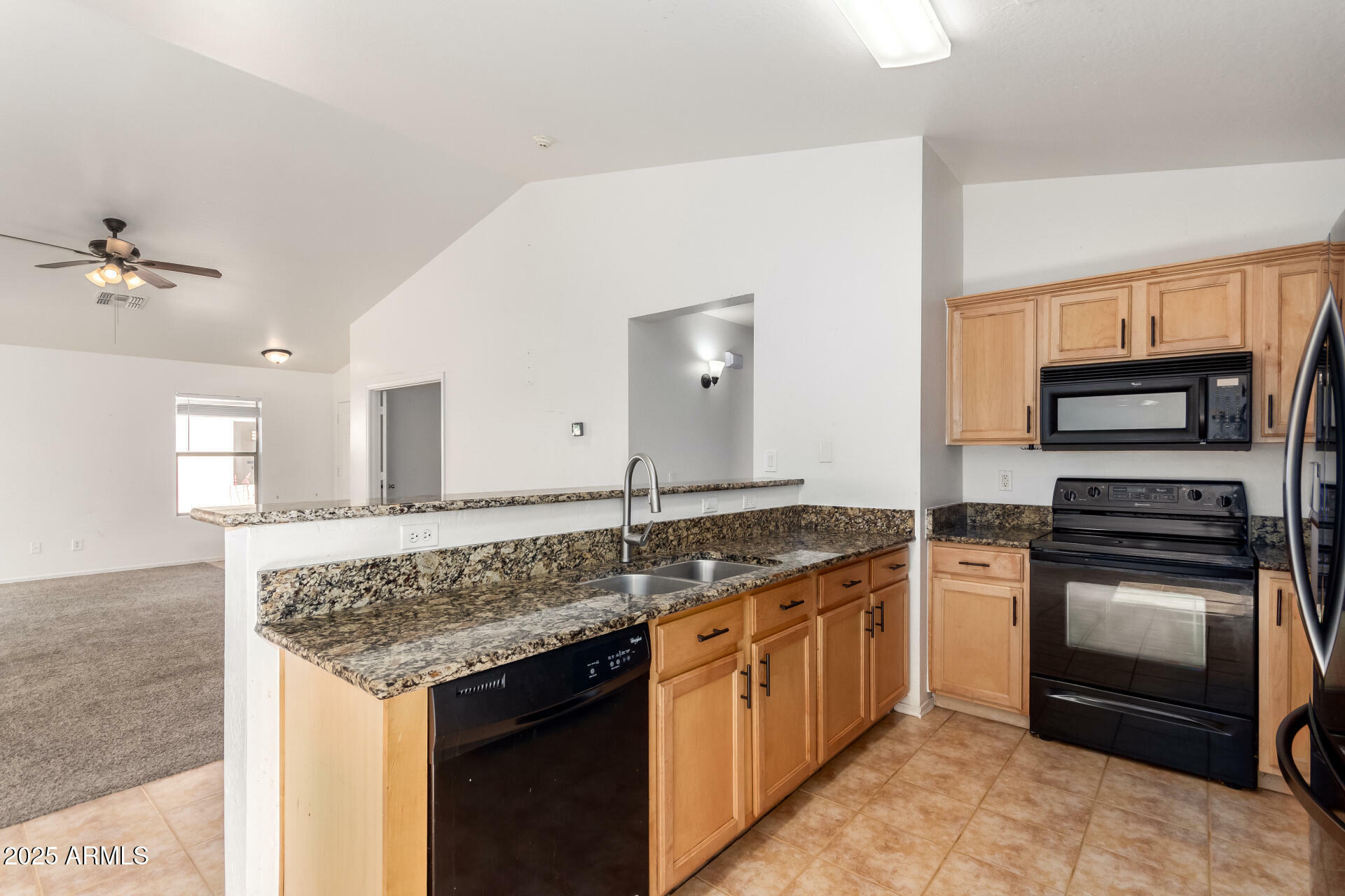 2433 W Hayden Peak Drive  San Tan Valley AZ 85144 photo