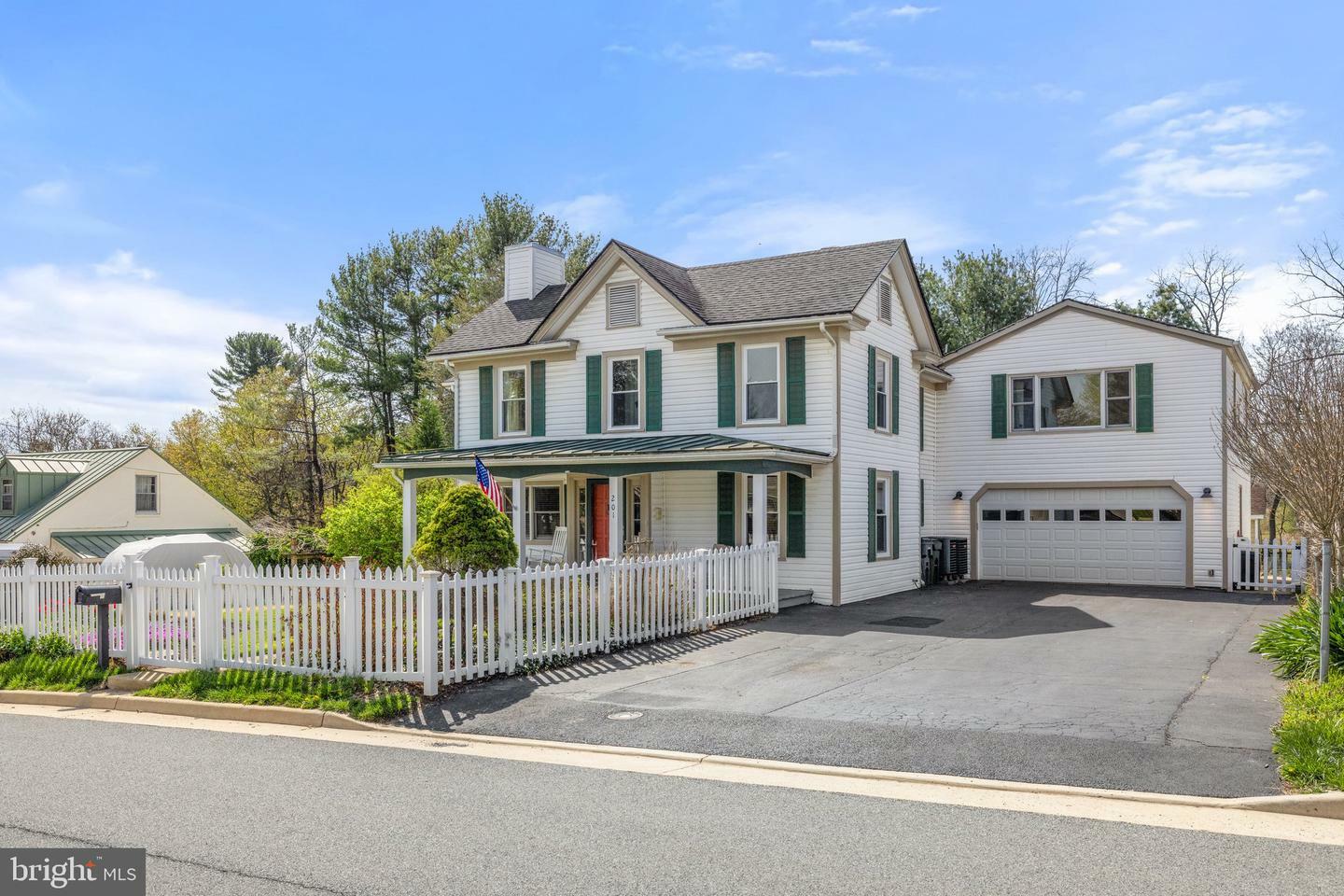 Property Photo: 201 N 33rd Street VA 20132