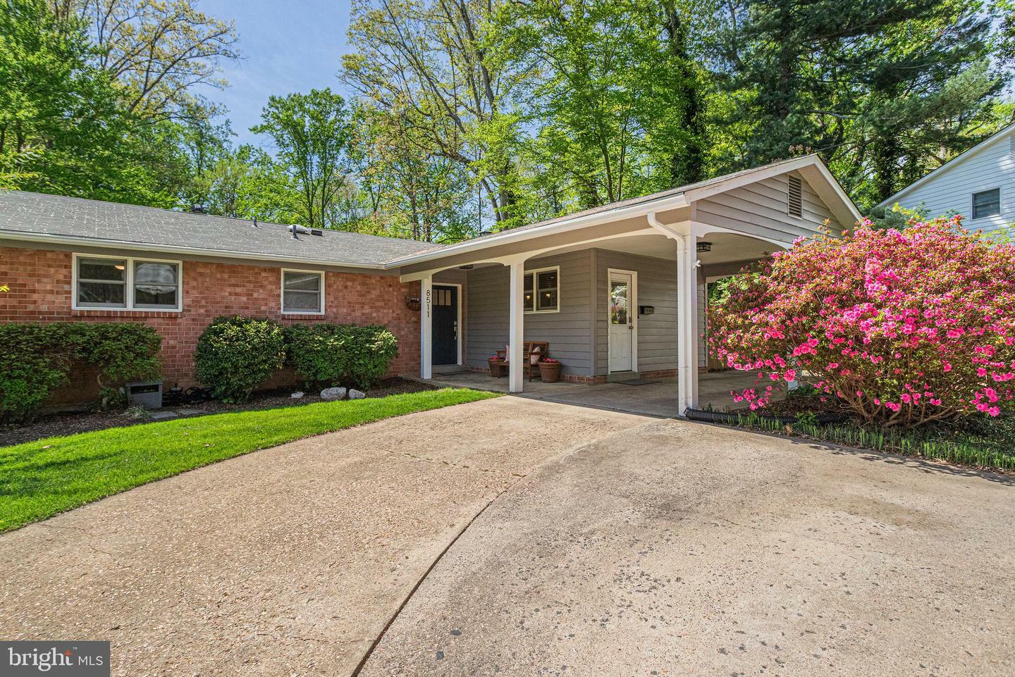 Property Photo: 8511 Parliament Drive VA 22151