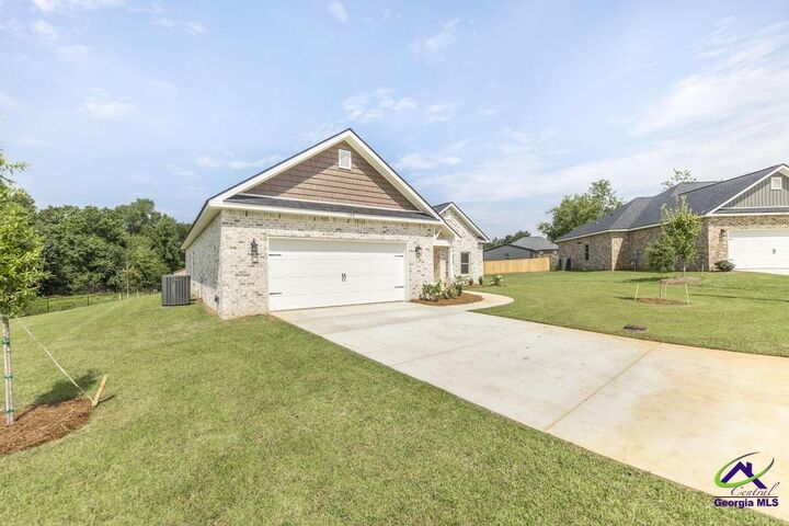 Property Photo: 104 Reedy Court GA 31069