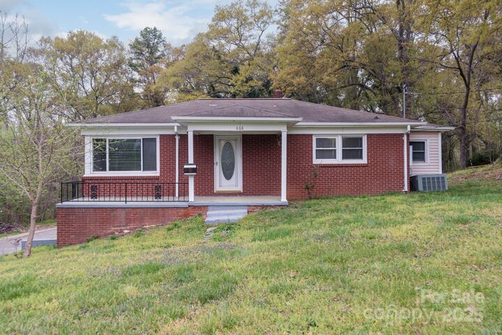 Property Photo:  668 Riverside Drive  NC 28092 