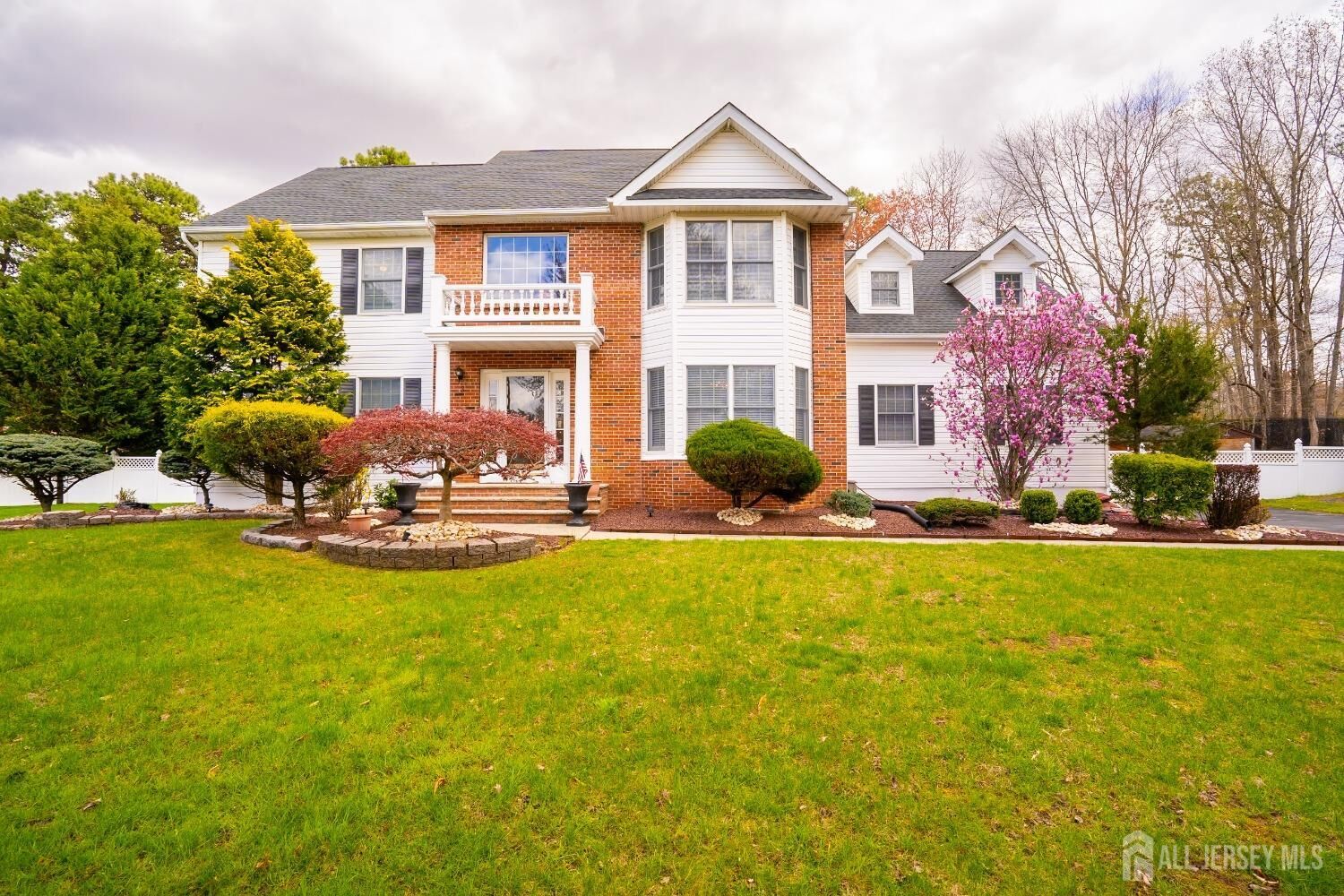 Property Photo:  3 Clark Court  NJ 08831 