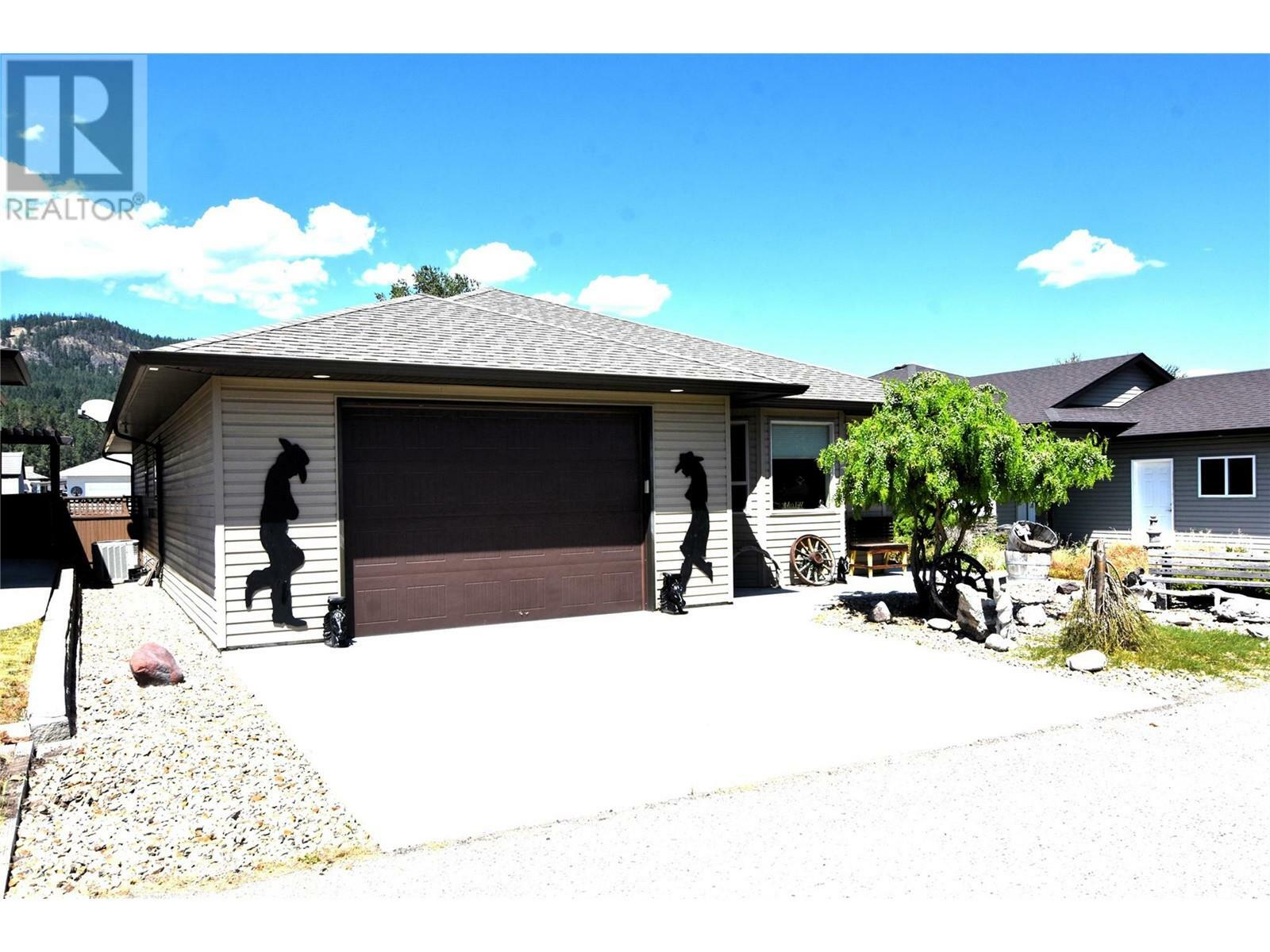 Property Photo: 494 Kingfisher Avenue BC V1H 2A1