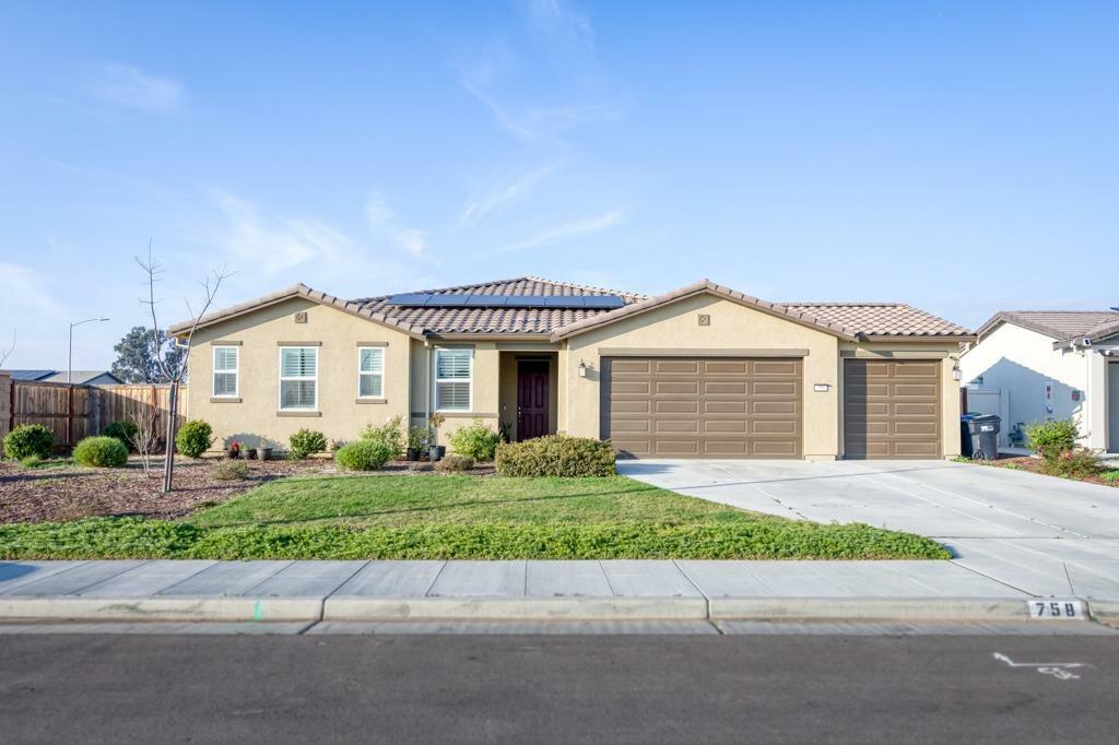 Property Photo:  758 E Bonita Avenue  CA 93625 