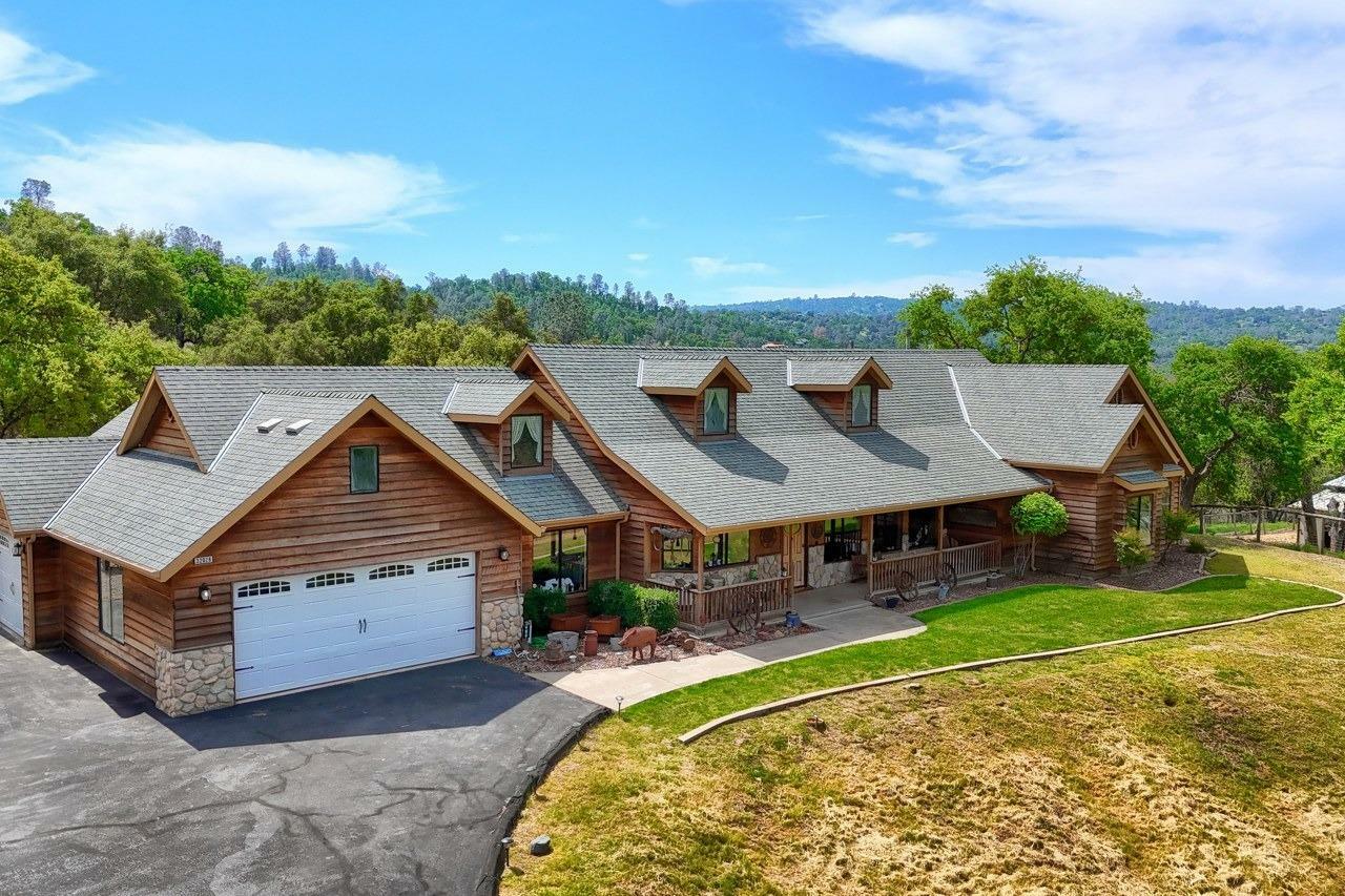 Property Photo: 32028 Cattle Way CA 93614