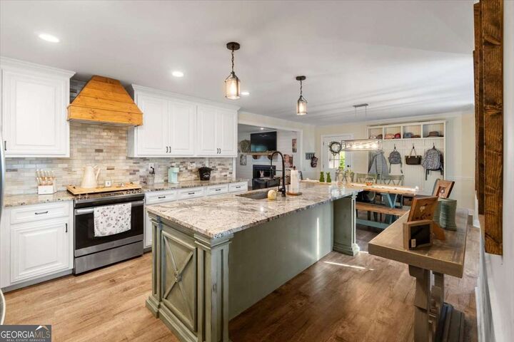 Property Photo:  220 Highway 172  GA 30628 