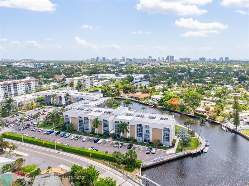 Property Photo:  3000 NE 16th Ave 207  FL 33334 