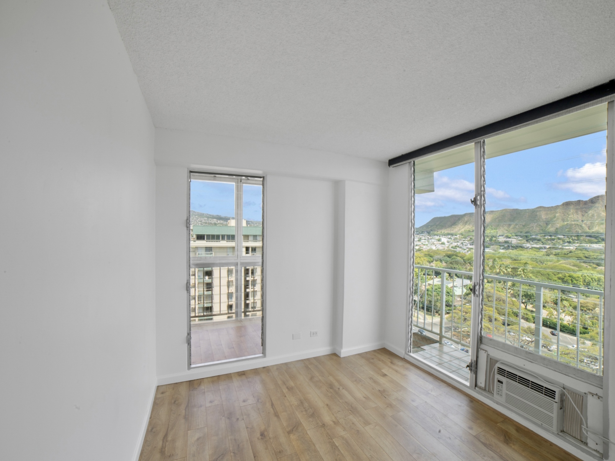Property Photo: 2575 Kuhio Ave 1504 HI 96815
